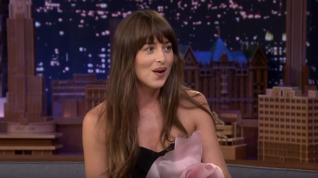 Dakota Johnson elmondta, hová tűnt a rés a fogai közül