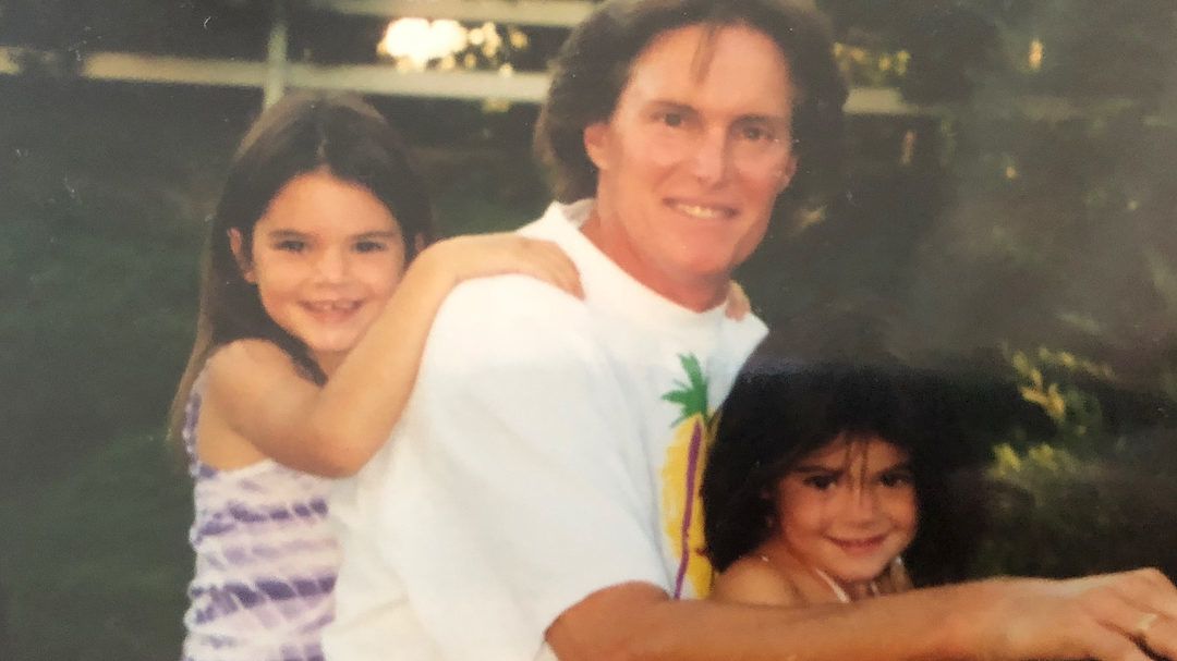 Caitlyn Jenner véletlenül Kendall Jenner fotójával kívánt boldog szülinapot Kylie-nak