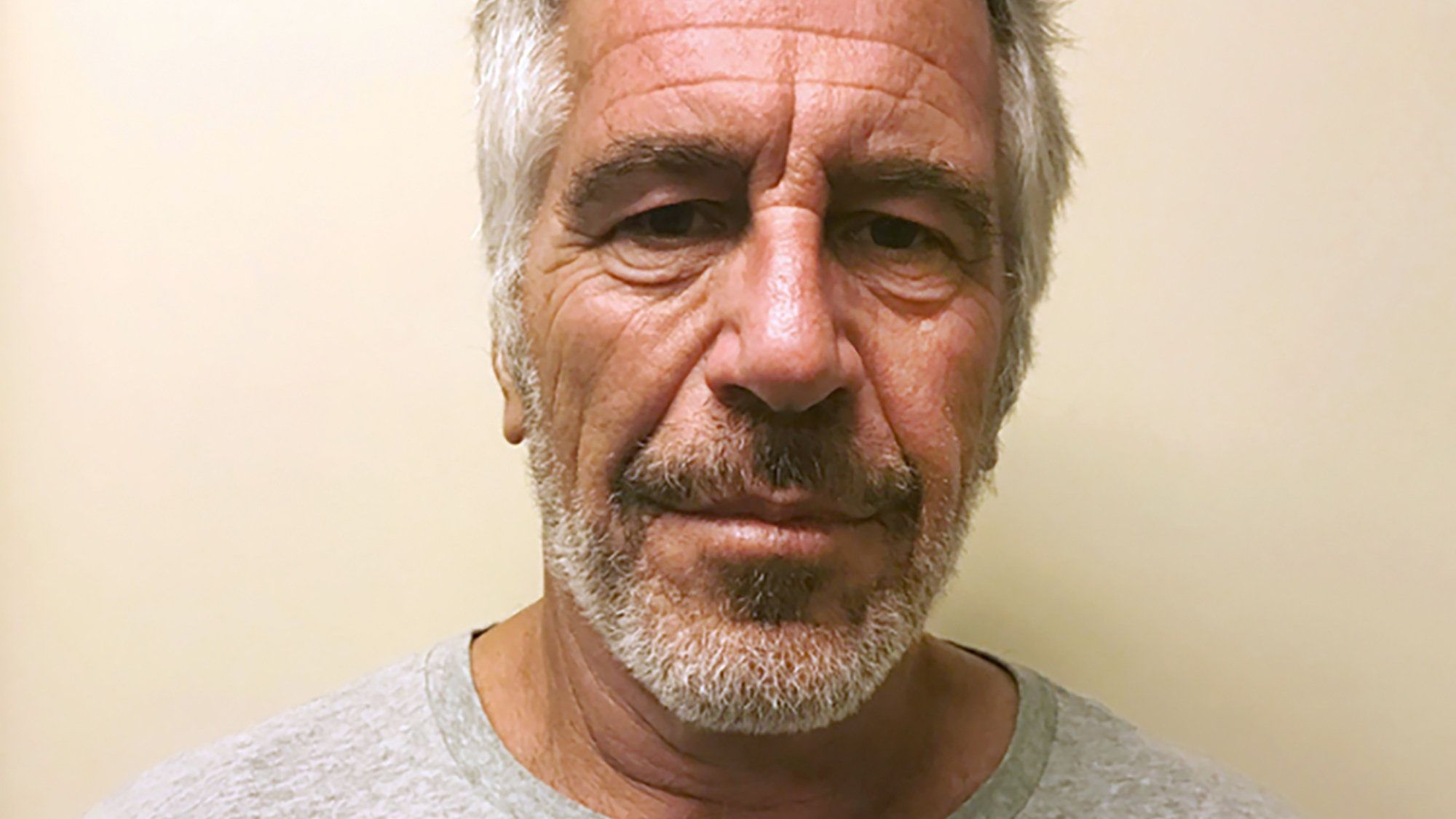 Epstein halála miatt hullanak a fejek