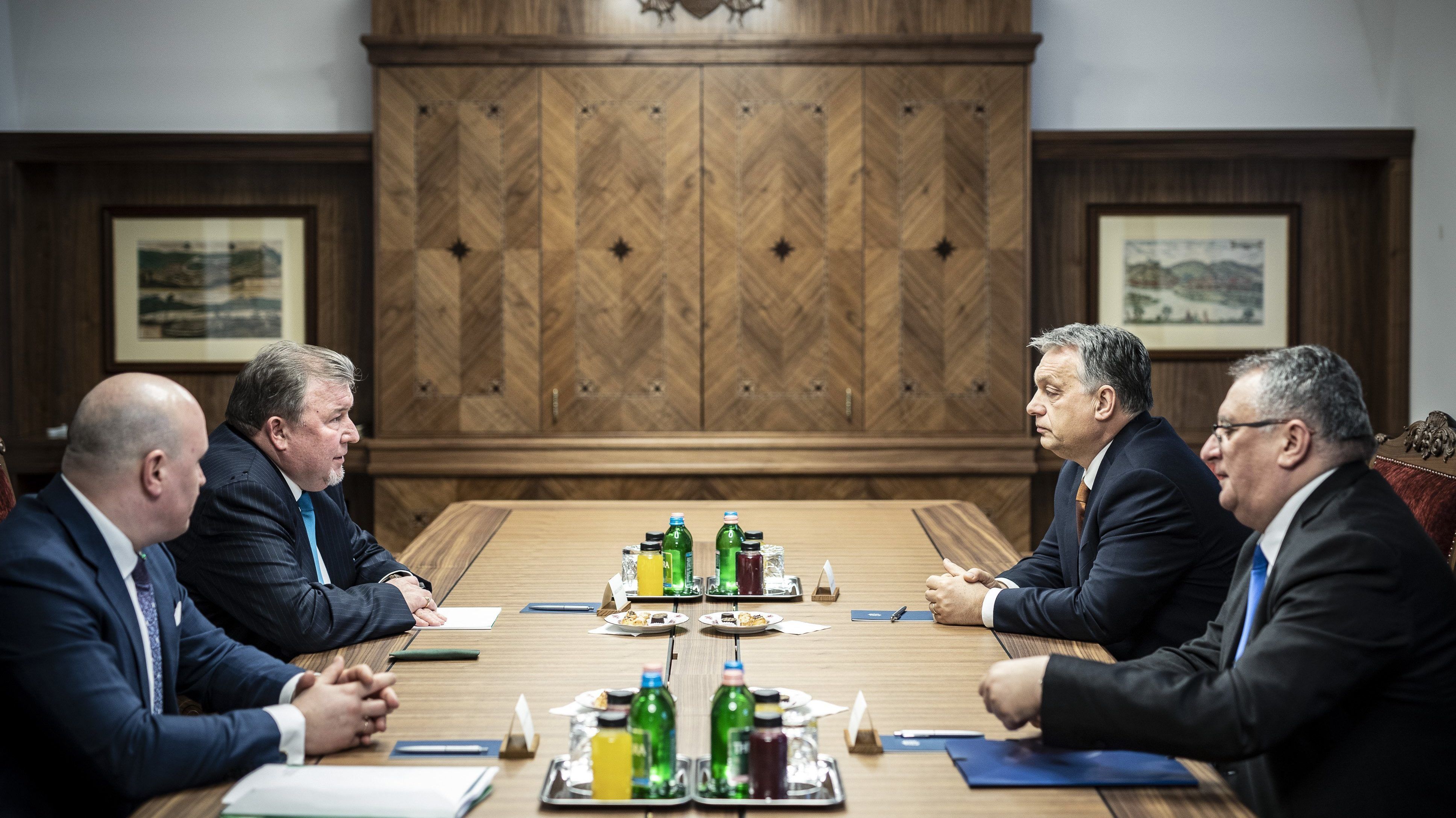 Direkt36: Orbán azt ígérte az USA-nak, hogy a titkosszolgálatok átvizsgálják az orosz bankot