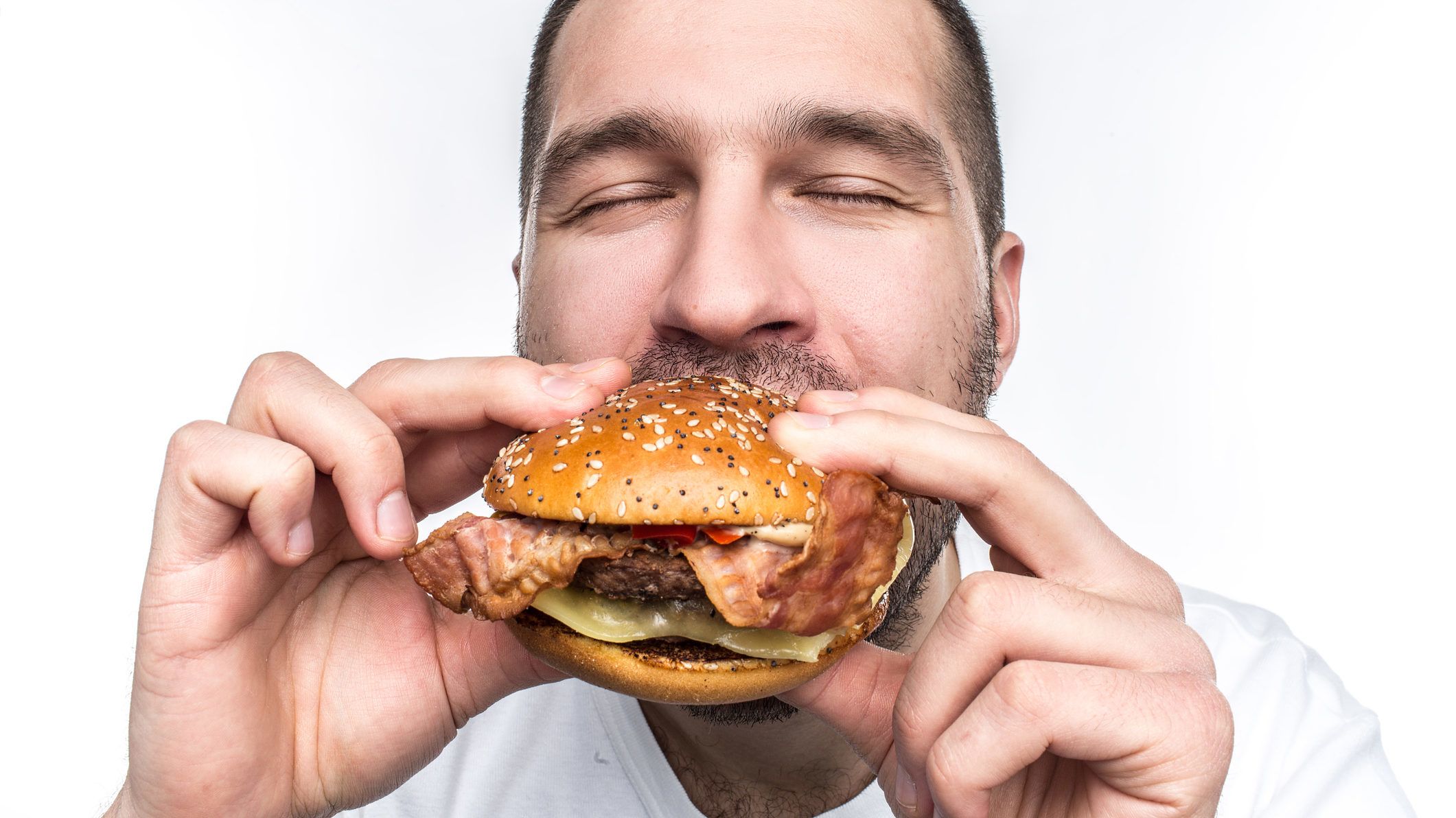 Egy hamburgerező fizeti a sírkövedet, ha véletlen belehalnál a gyilkos burgerükbe