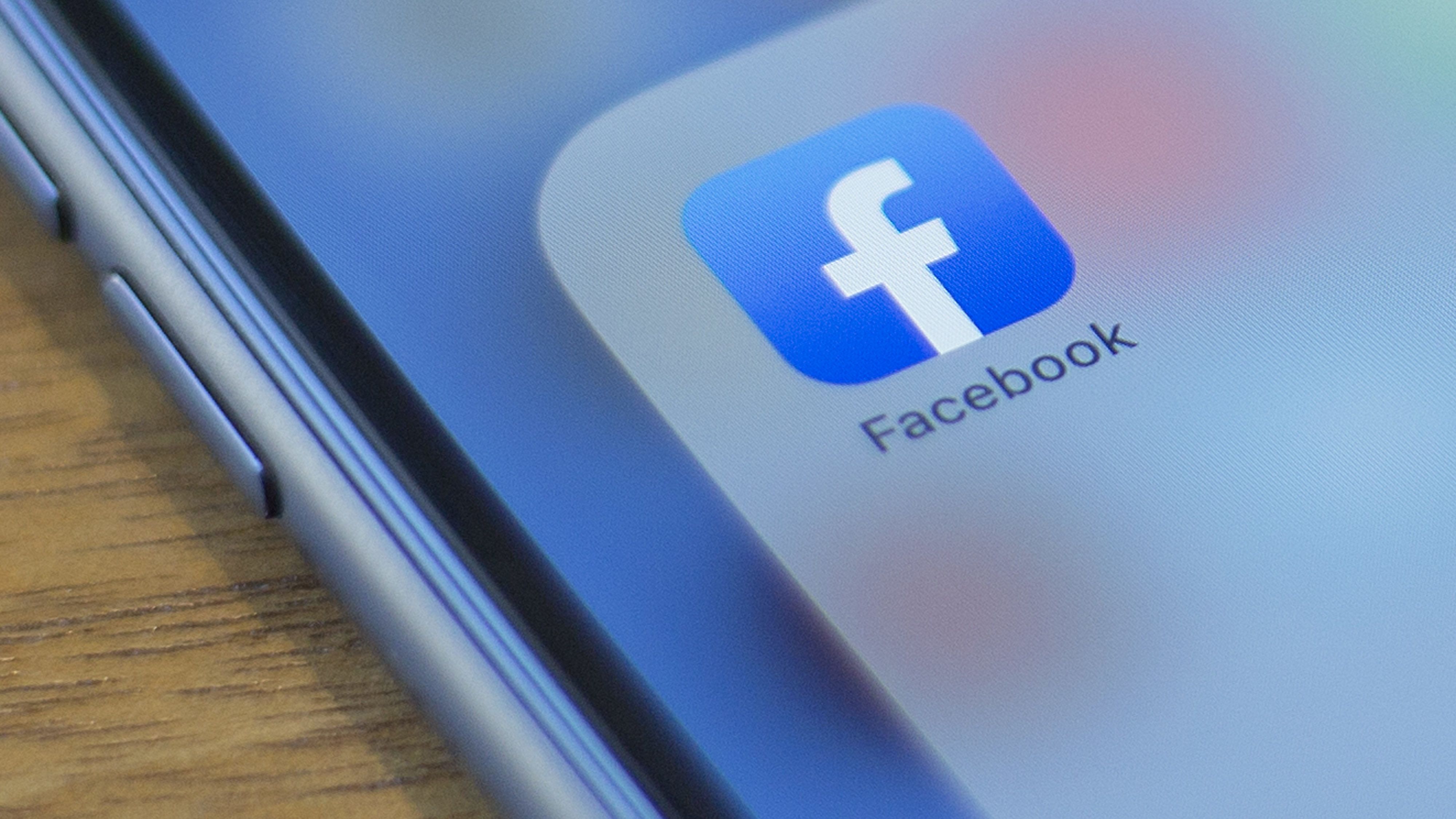 A Facebook szerint európai felhasználókat nem hallgattak le