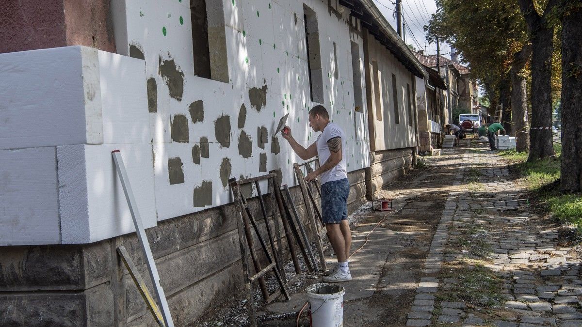 Ledózerolni készültek, de inkább felújítanak két salgótarjáni telepet