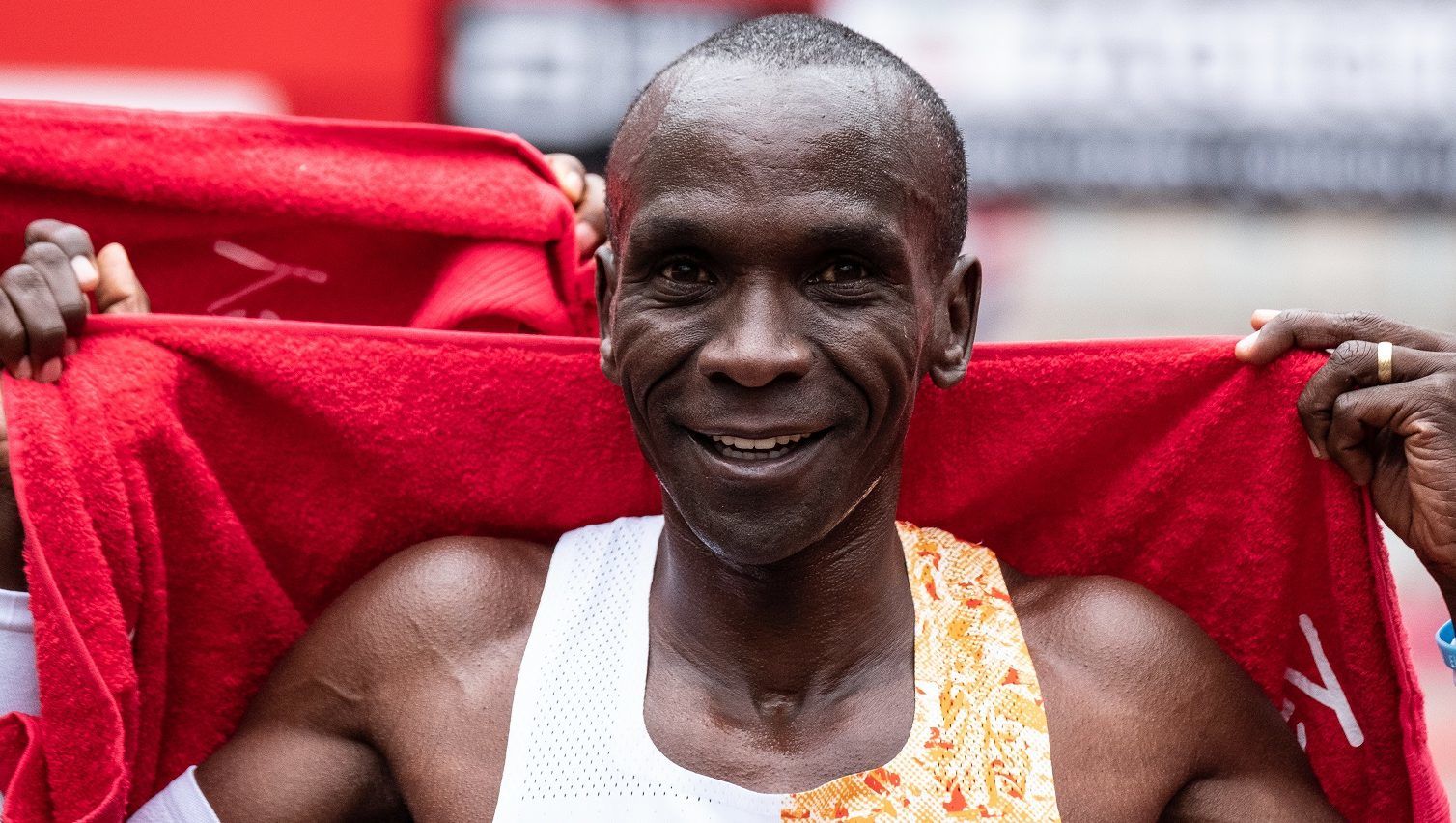 Nagyágyúk segítik Kipchogét az álomrekord elérésében