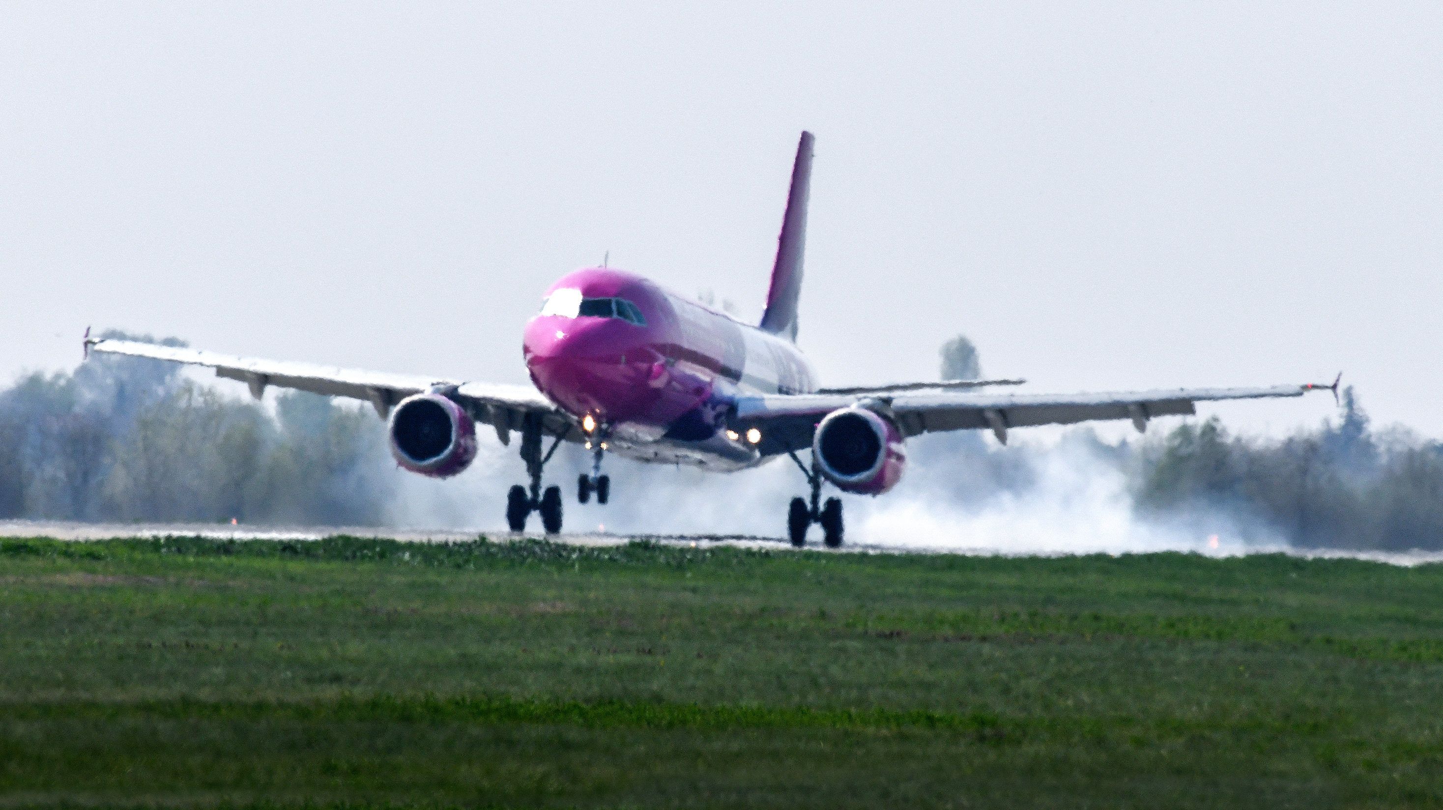 Epilepsziás beteget élesztettek újra a Wizz Air utaskísérői
