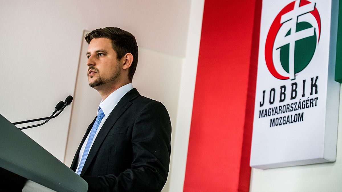 Vádat emeltek a Jobbik képviselője ellen, mert le akart fizetni egy LMP-st