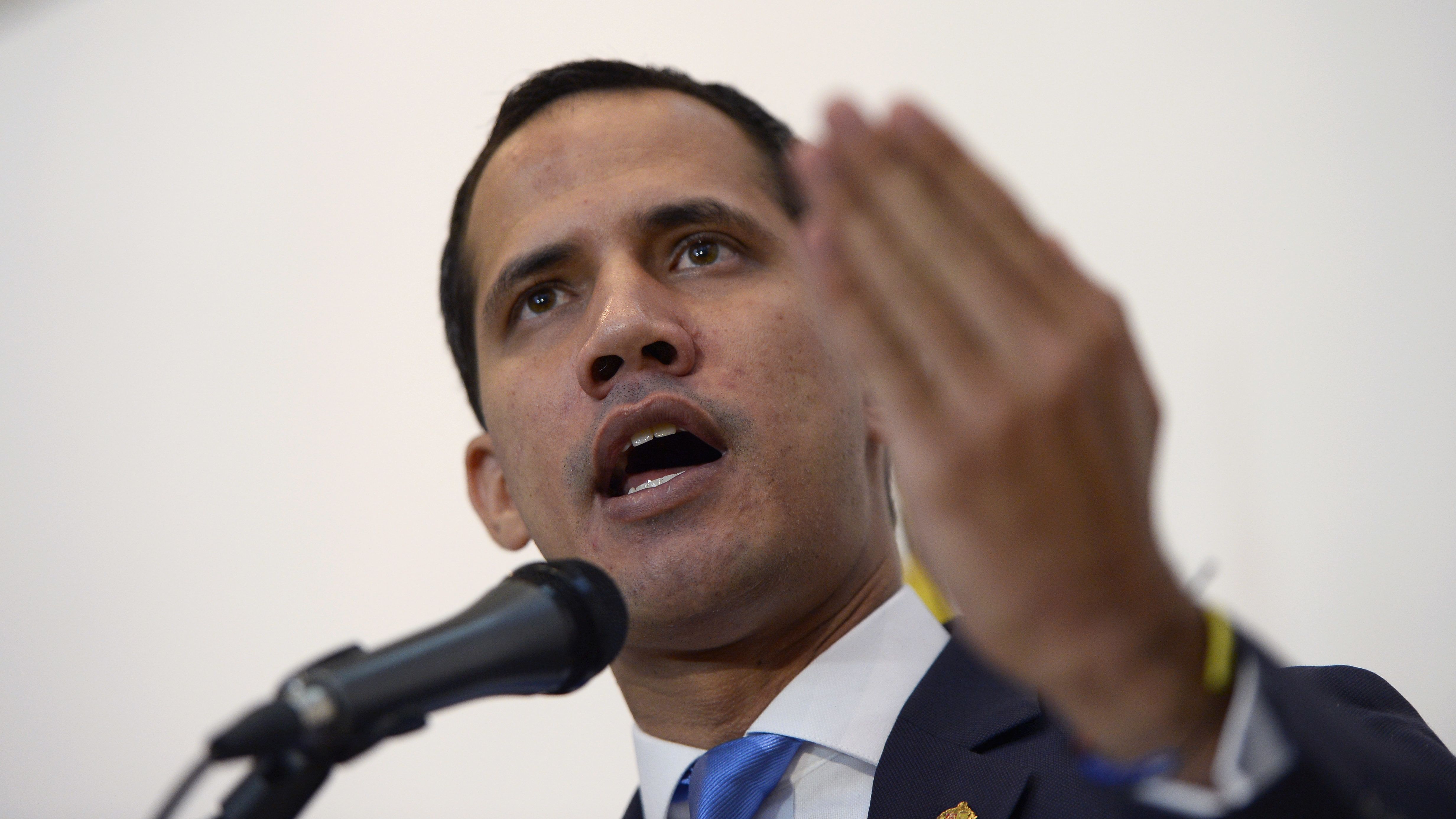 A venezuelai ellenzék vezetője árnyékkormányt állít