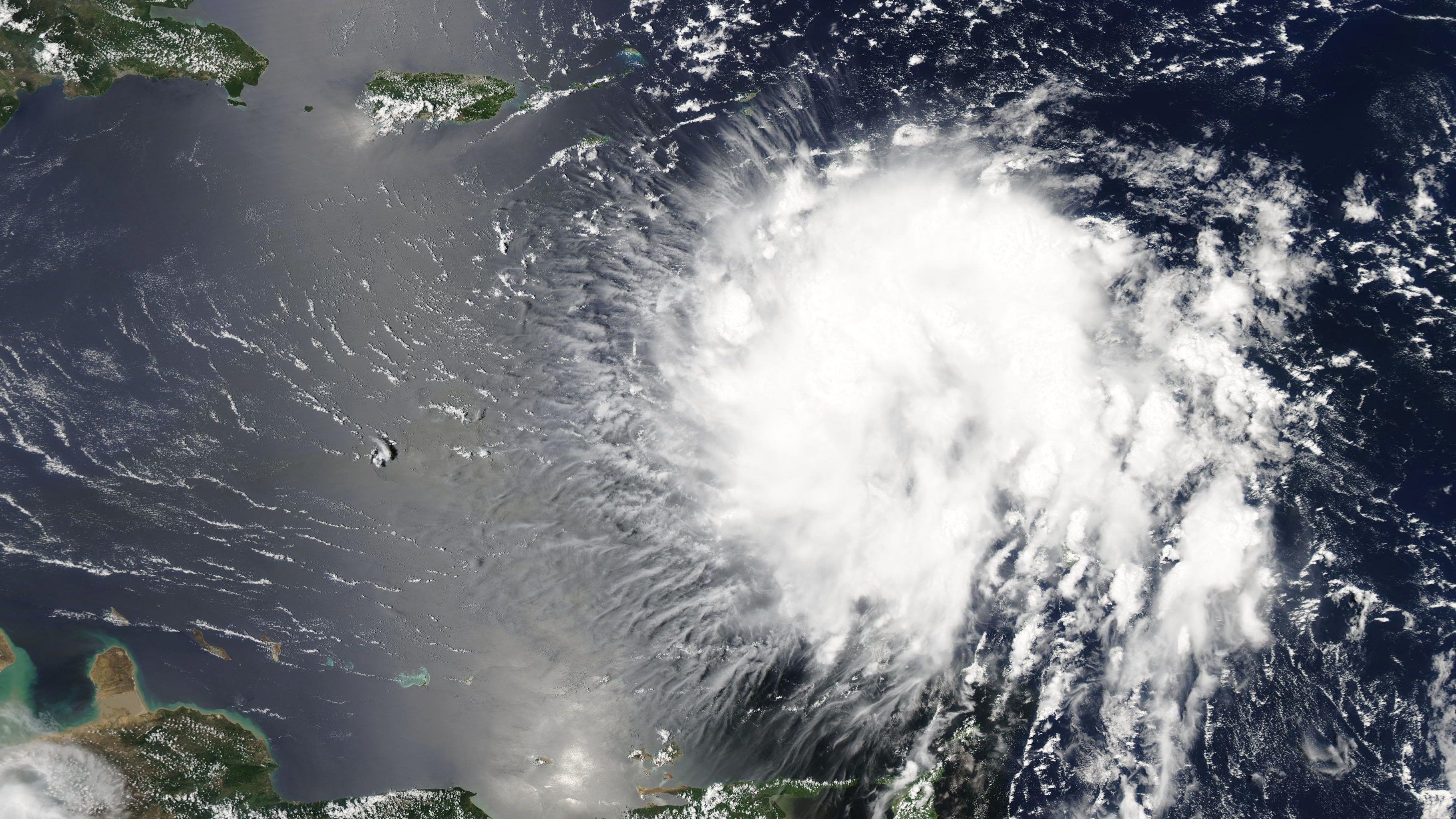 Hurrikán miatt rendkívüli állapot Floridában