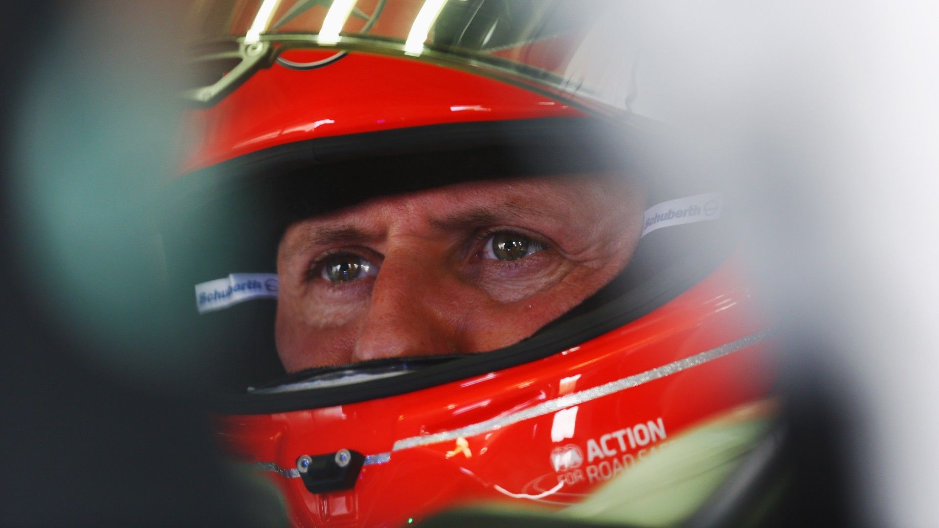 Michael Schumacher állítólag magánál van a párizsi kezelése után