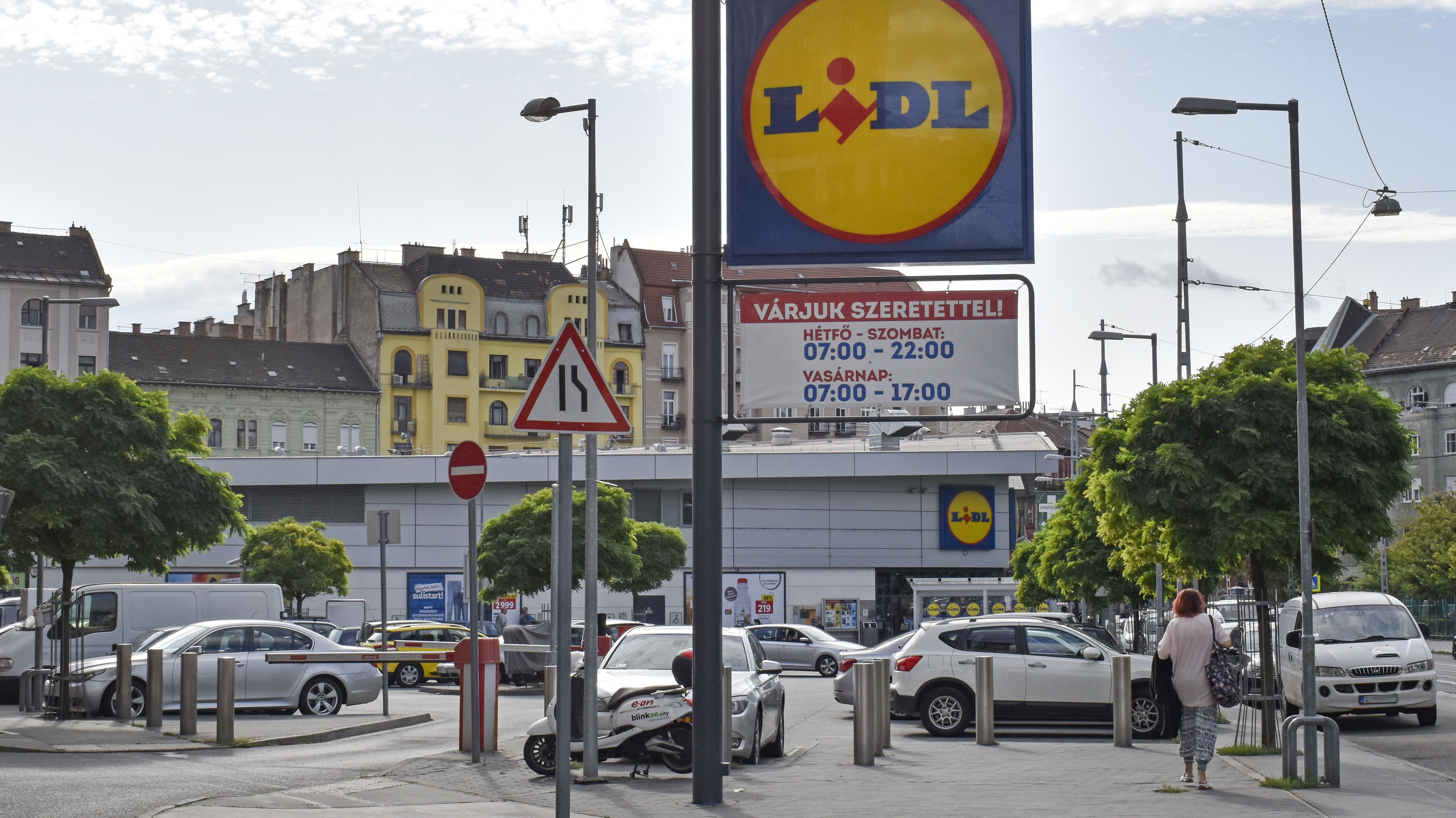 Műanyagdarabkák lehetnek a Lidlben vásárolt zsemlében, kifliben