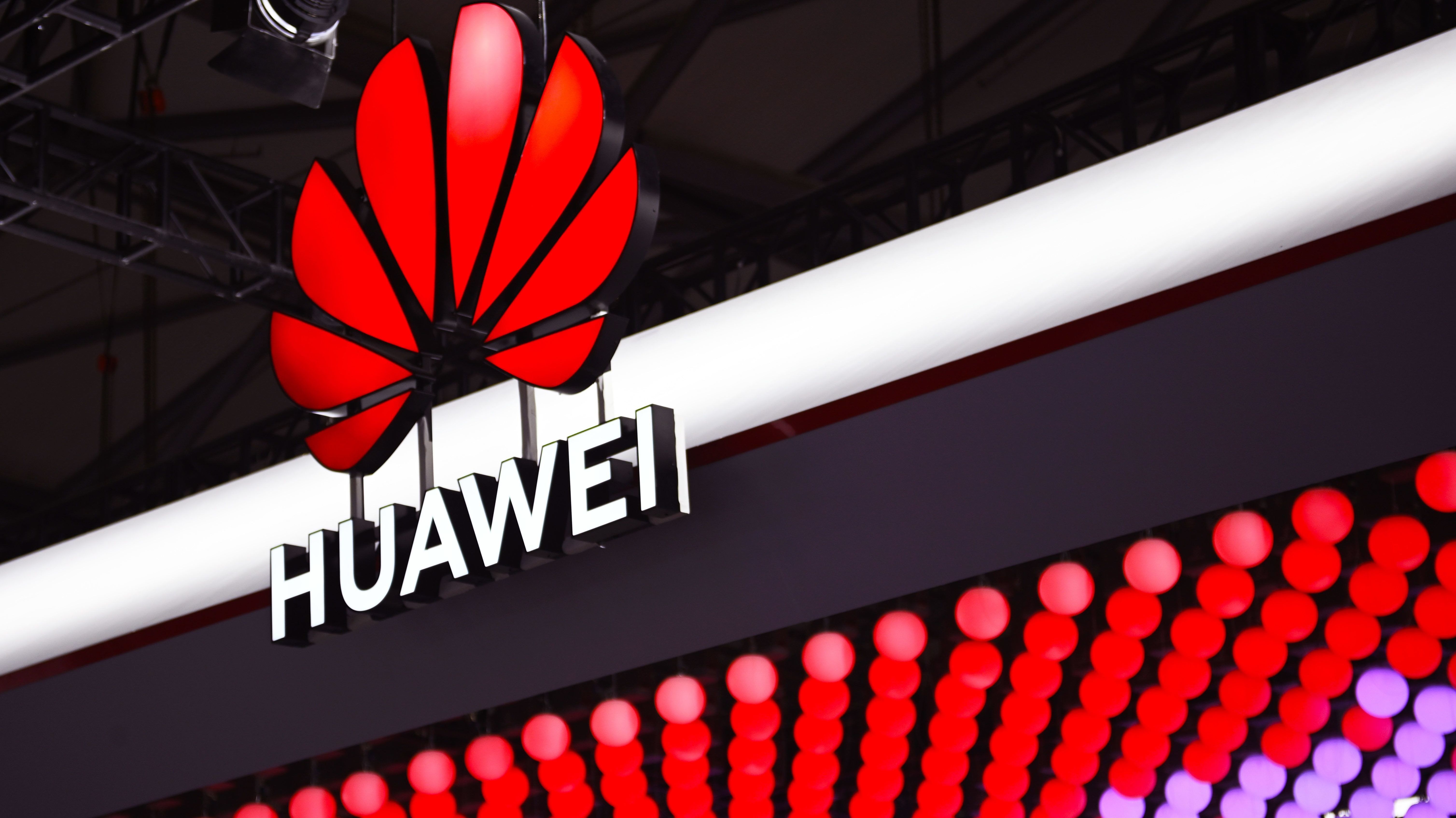 Meglepő lépésre készül a Huawei