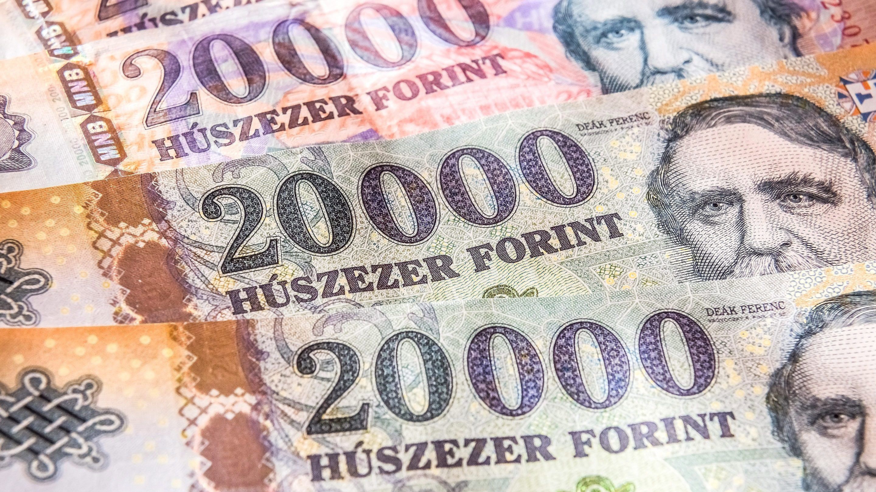 38 milliárd forintnyit küldhettek haza a kint dolgozó magyarok