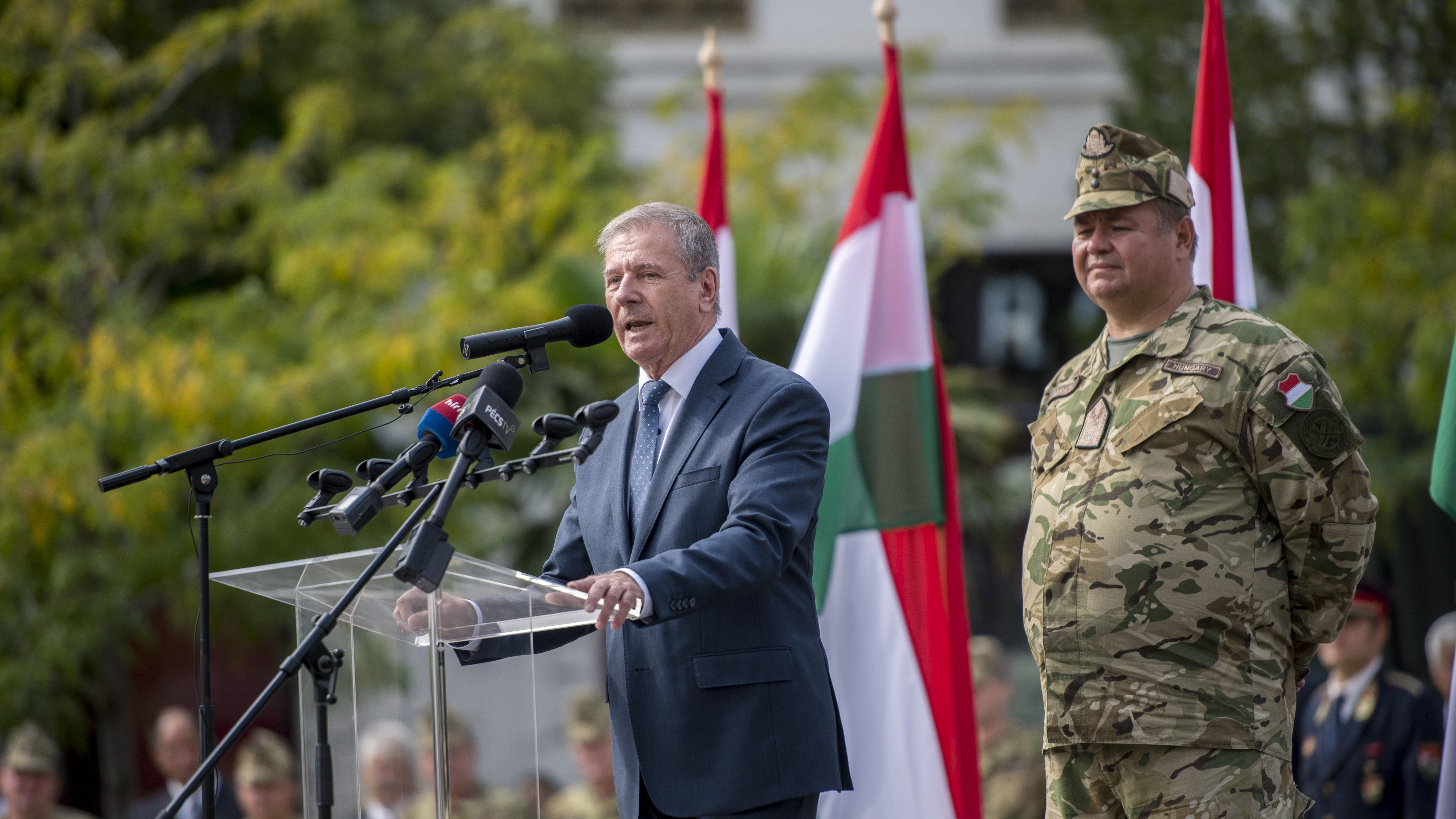 Orbán leváltaná? Benkő Tibor nem tud róla