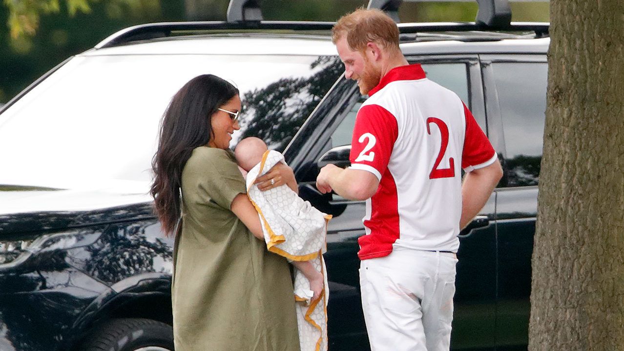 Meghan és Harry már angol pubba vitték Archie Harrisont