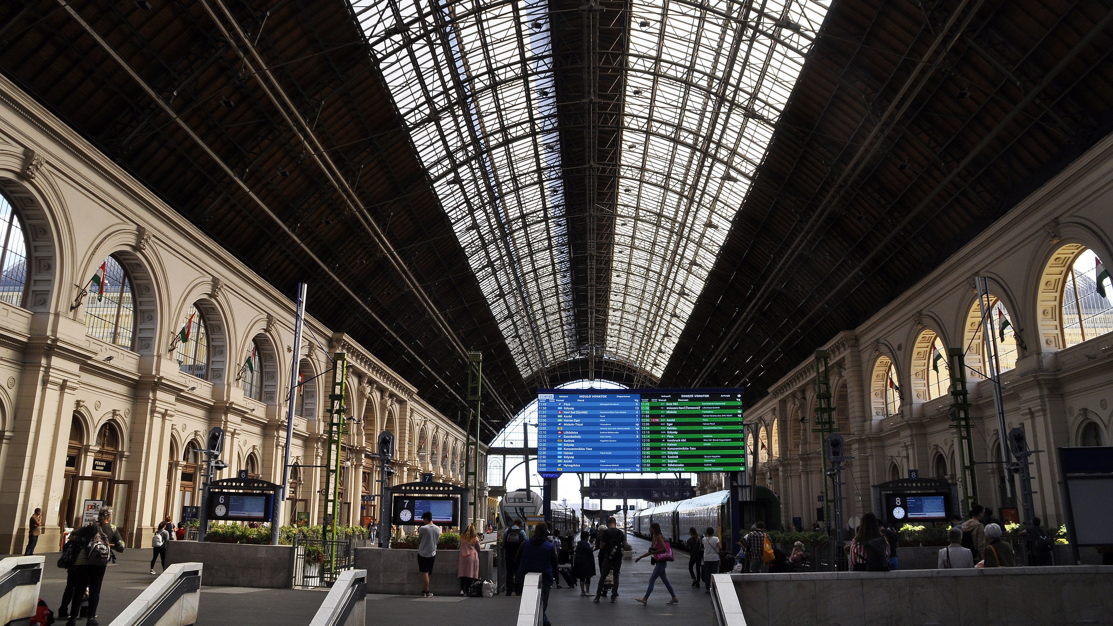 Budapest és Győr között pótlóbuszra kell szállni a vonatról