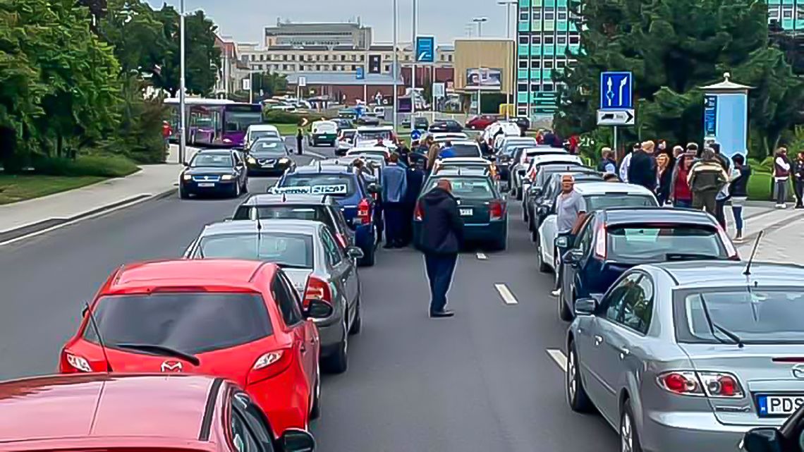 Lázadó fűzfőiek foglalták el Veszprém belvárosát