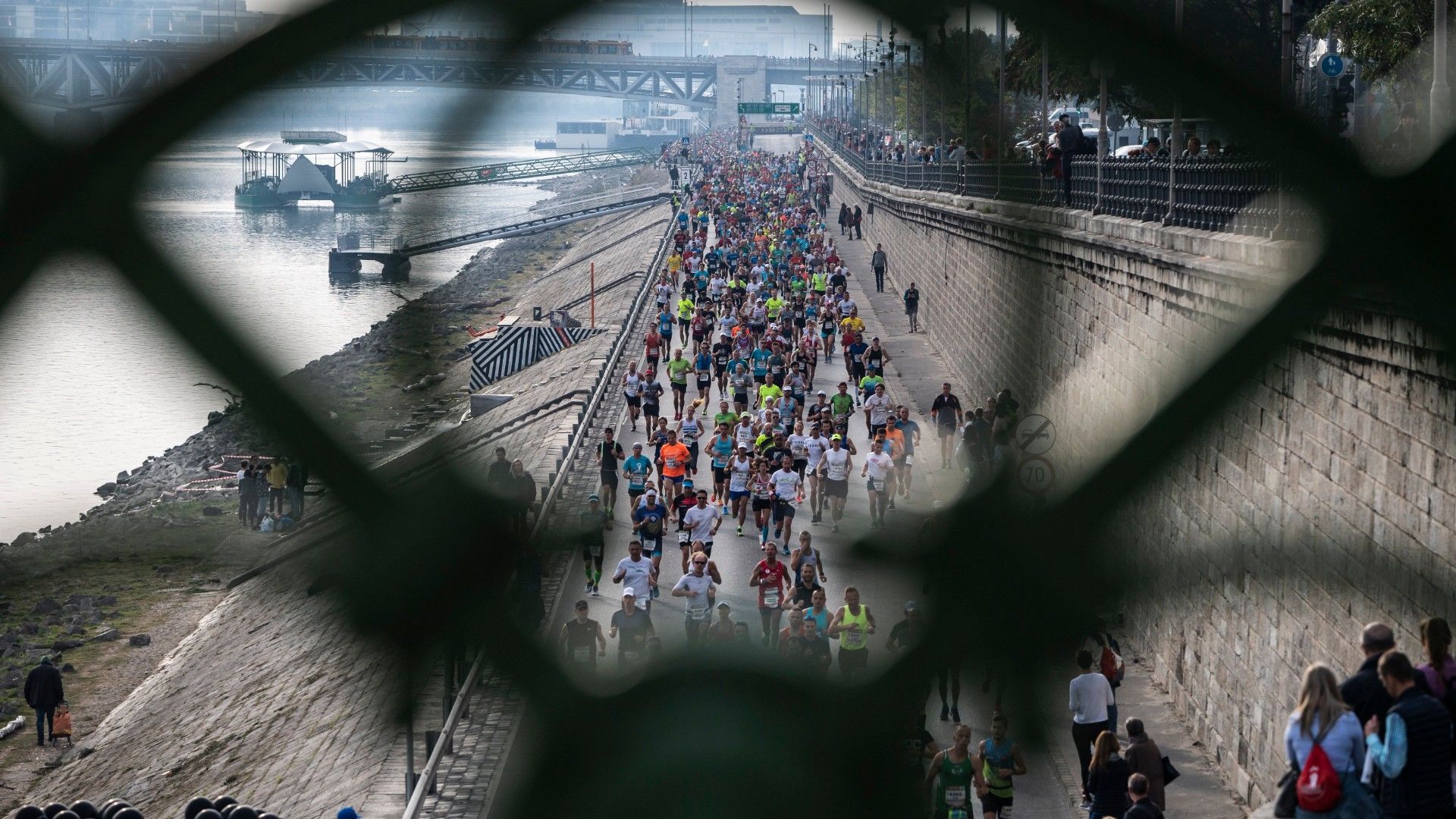 Újabb maraton Budapesten, több helyen is lezárások lesznek