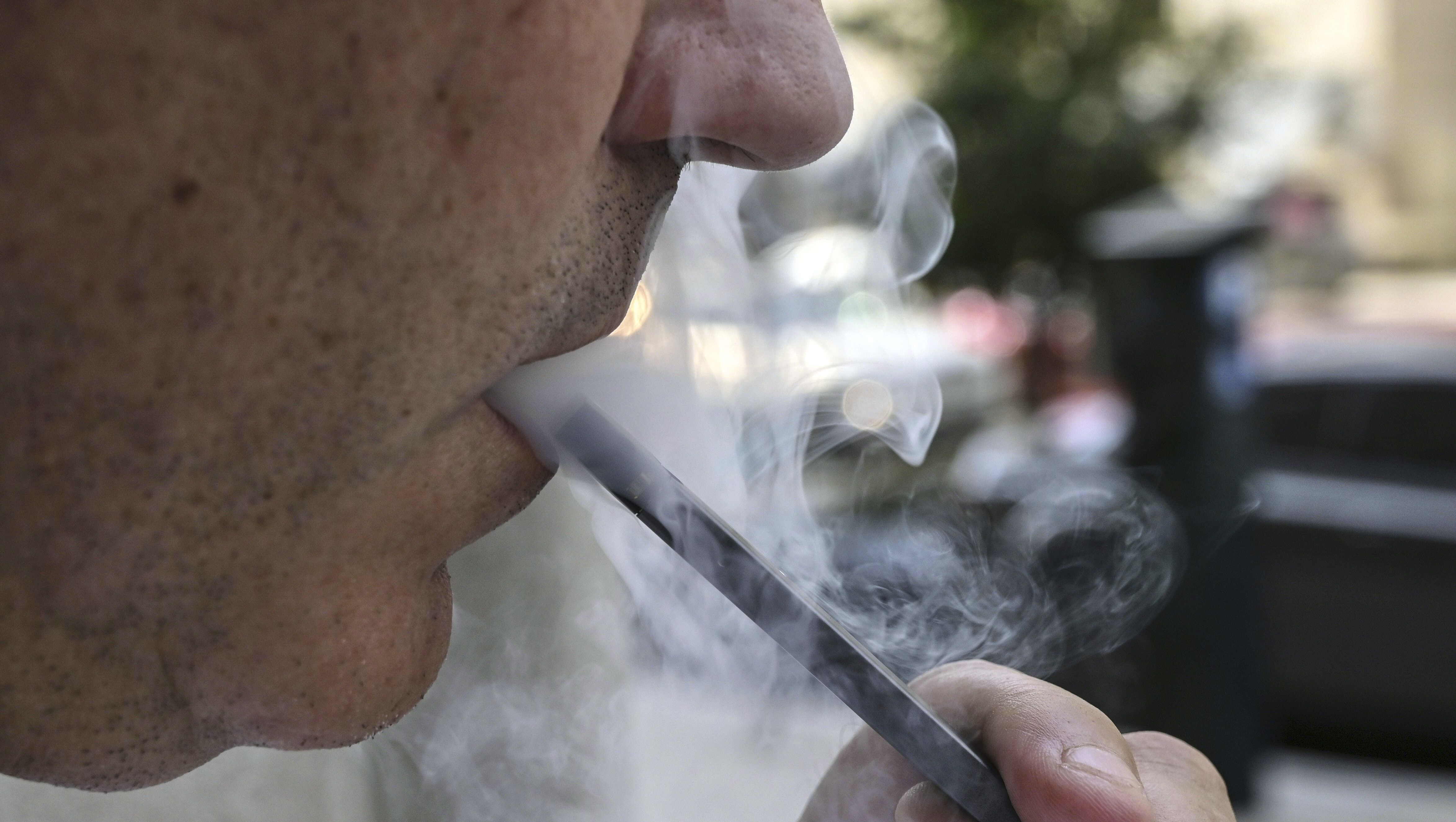 Már 12 halálos áldozata van az elektromos cigarettának