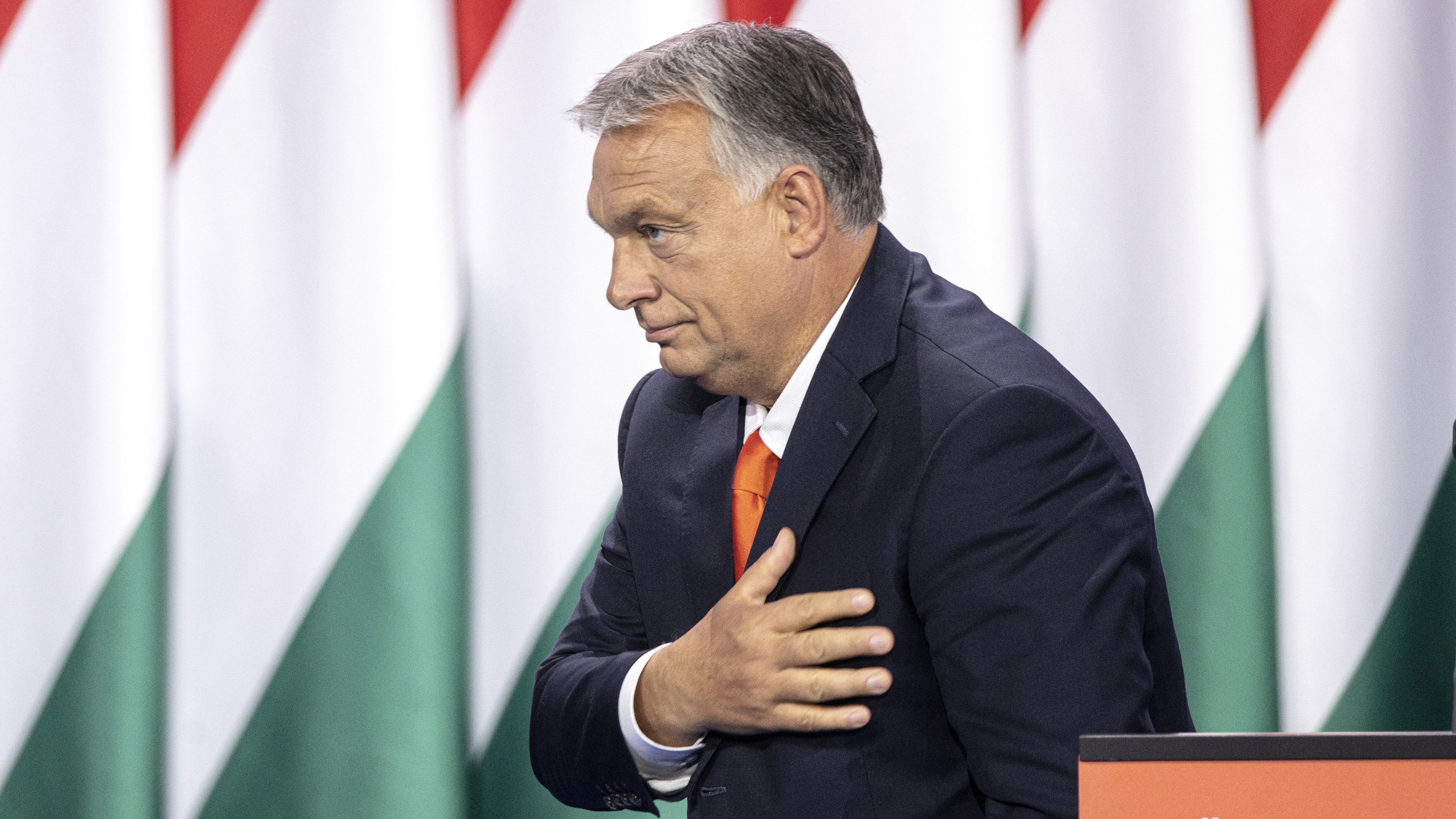 Orbánt saját minisztere hazudtolta meg