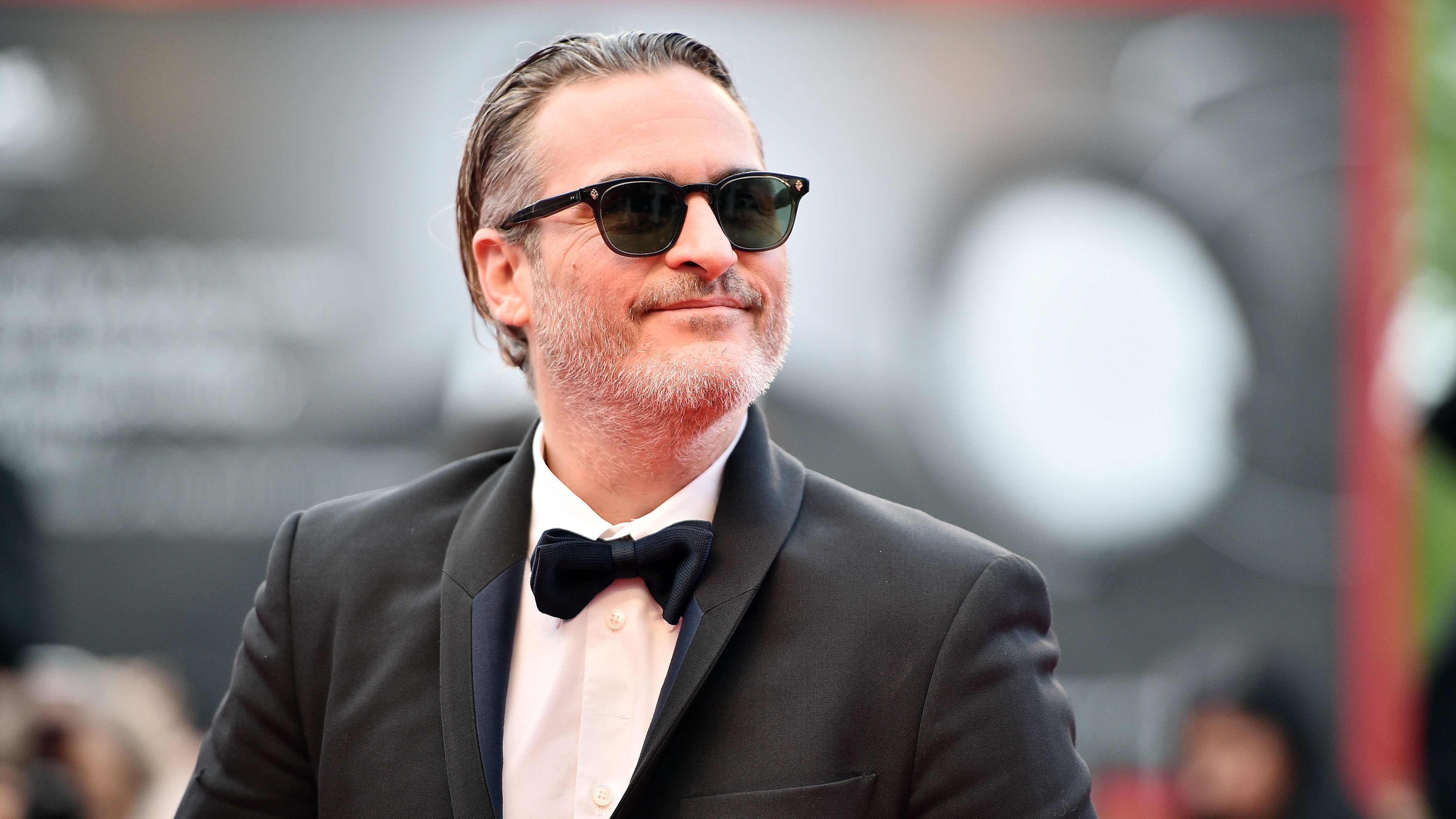 Joaquin Phoenix meglepte a rajongókat egy Los Angeles-i moziban