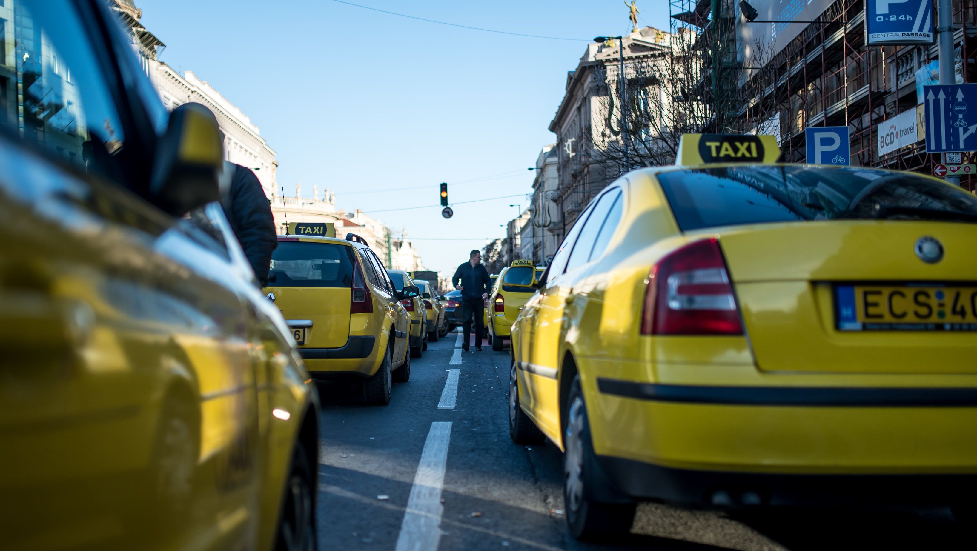 Tízből hét taxisnál találtak valamilyen szabálytalanságot