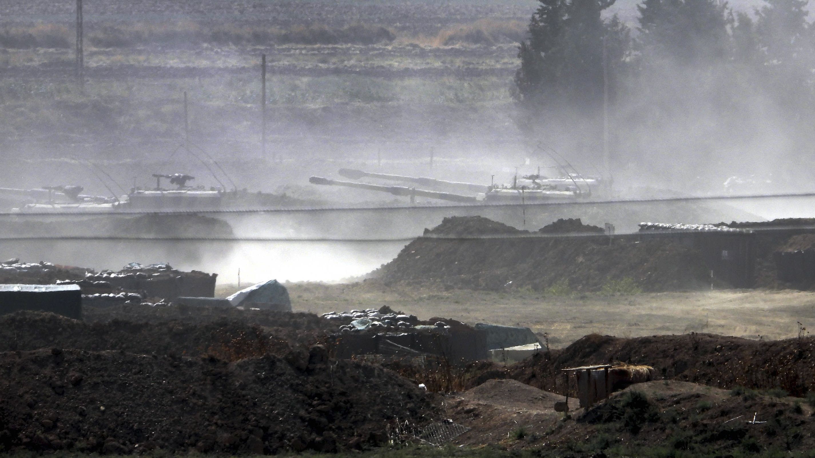 Törökország a szíriai kurdok főhadiszállását lőtte