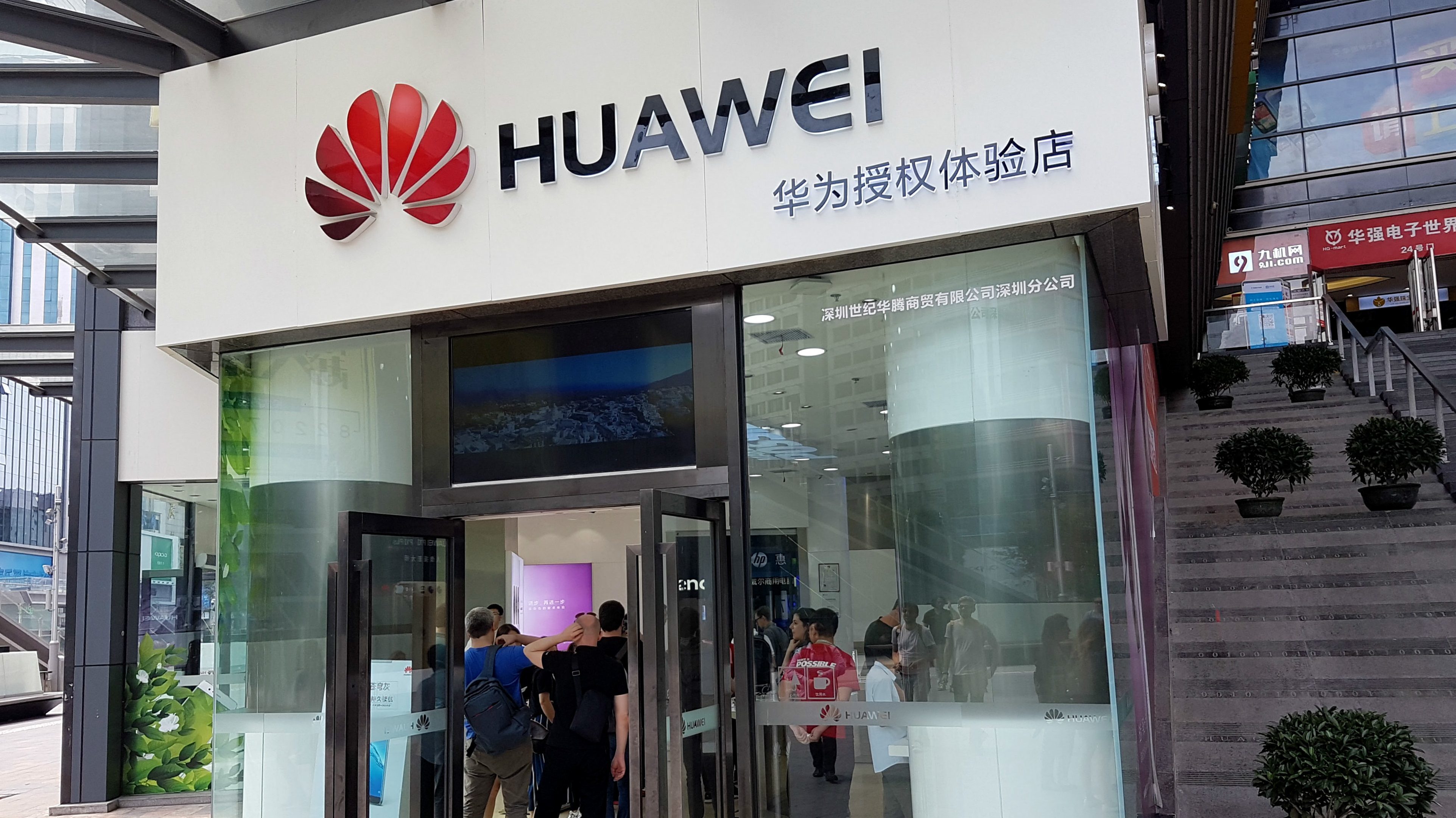 Újabb gyomrost kaphat a Huawei