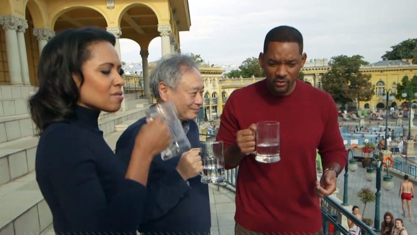 Will Smith jóízűen kóstolgatta a Széchenyi fürdő vizét