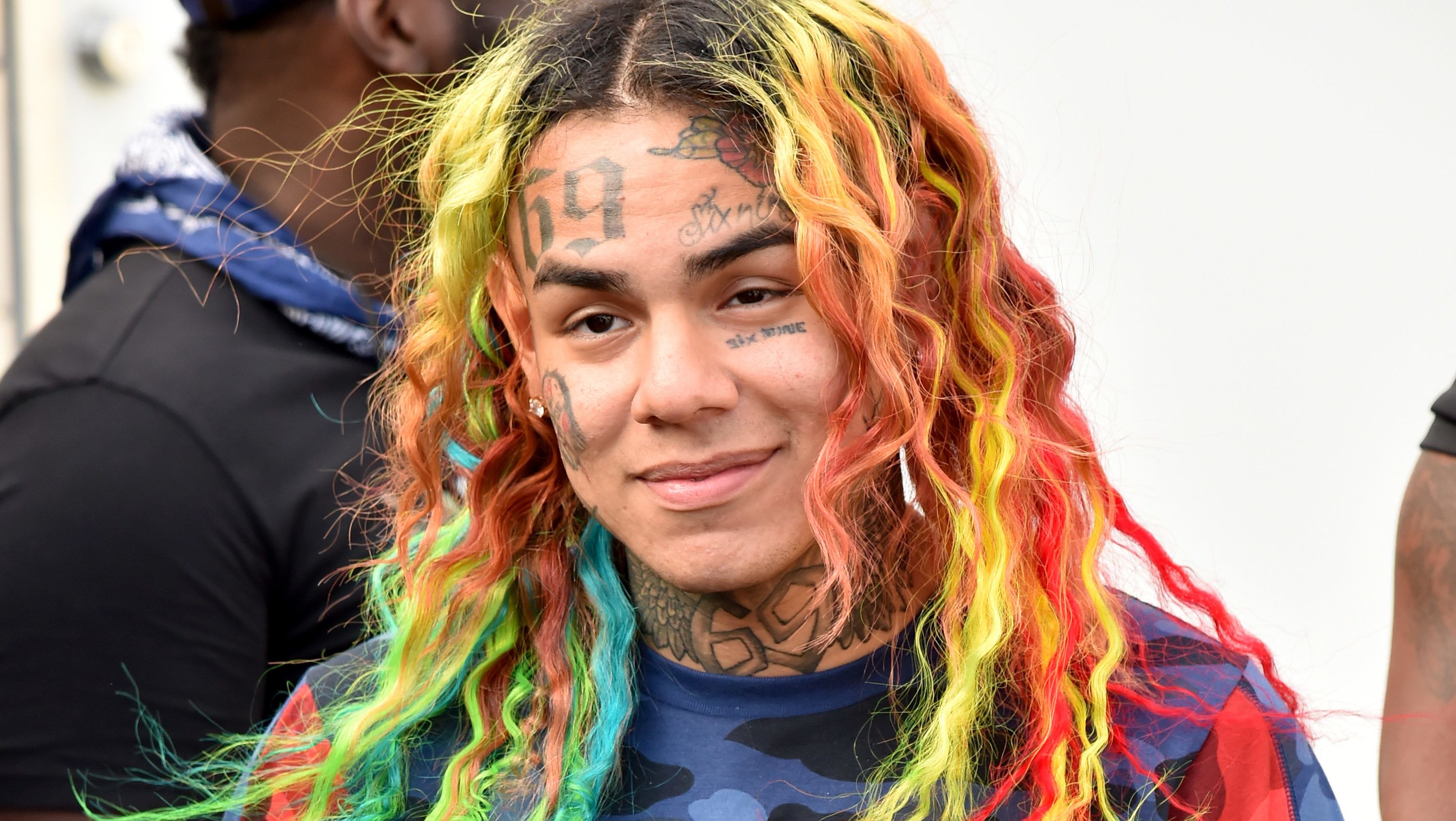 Már otthon karácsonyozhat Tekashi69, mert decemberben kiengedhetik