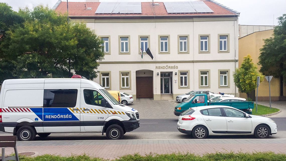 Segítségnyújtás nélkül hagytak az úttesten egy elütött nőt Üllőn, meghalt