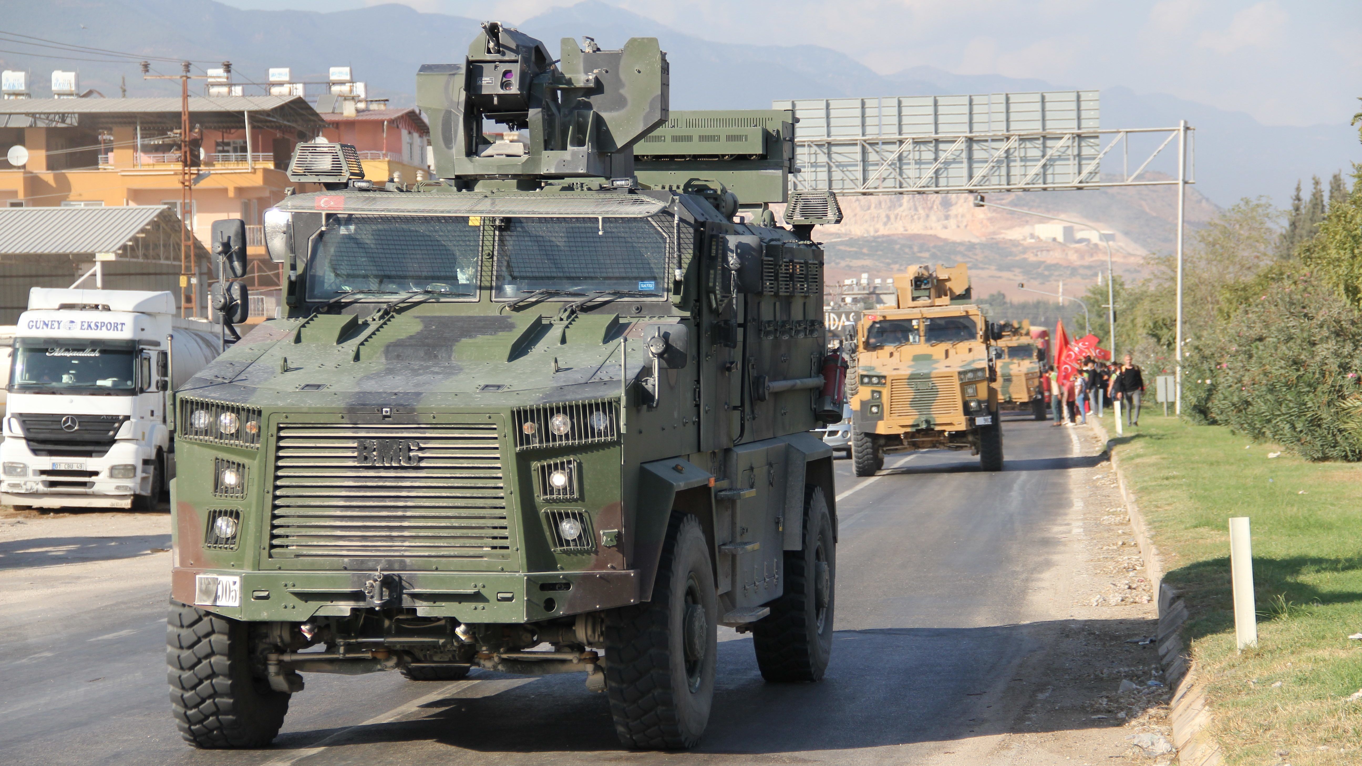 Törökország elindította az észak-szíriai hadműveleteit