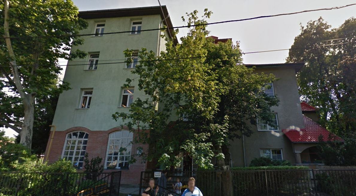 Boxerrel vertek véresre egy 11 éves fiút egy budapesti iskola mellett