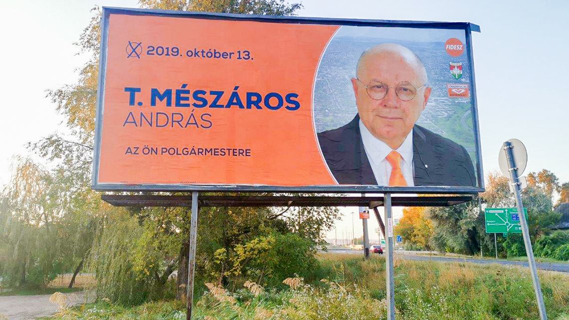 Az összes Fidesz-plakátot lecserélték két nappal a választás előtt