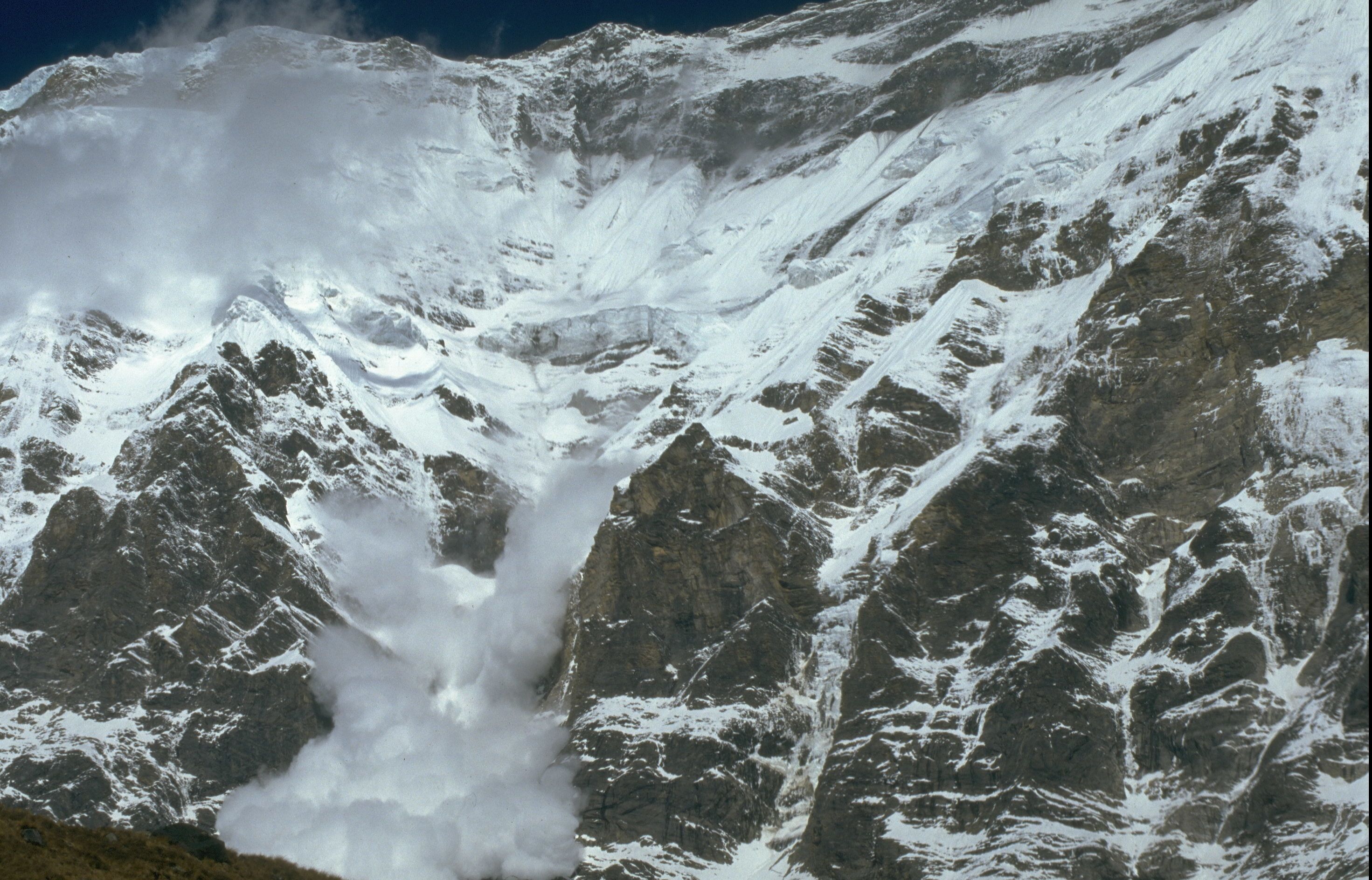 Vihar miatt feladta a nyolcezres megmászását a magyar alpinista