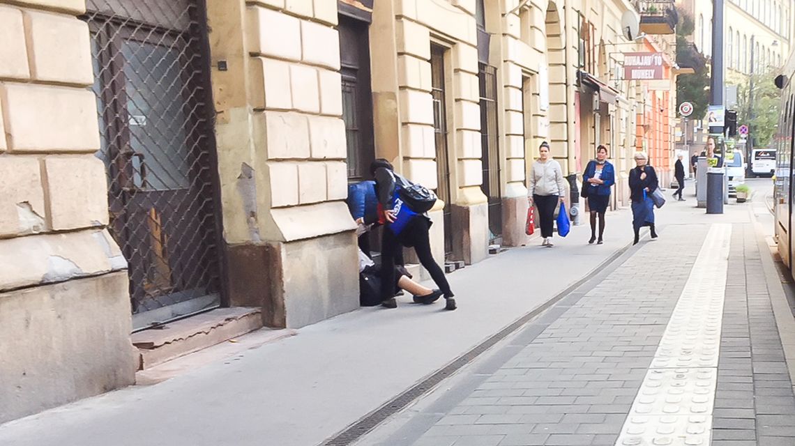 Becsukódó villamosajtó miatt sérült meg egy idős nő a Lukács fürdőnél