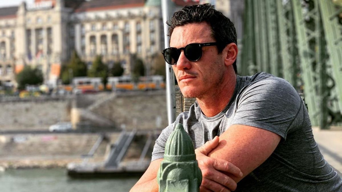 Luke Evans a Szabadság hídról jelentkezett be