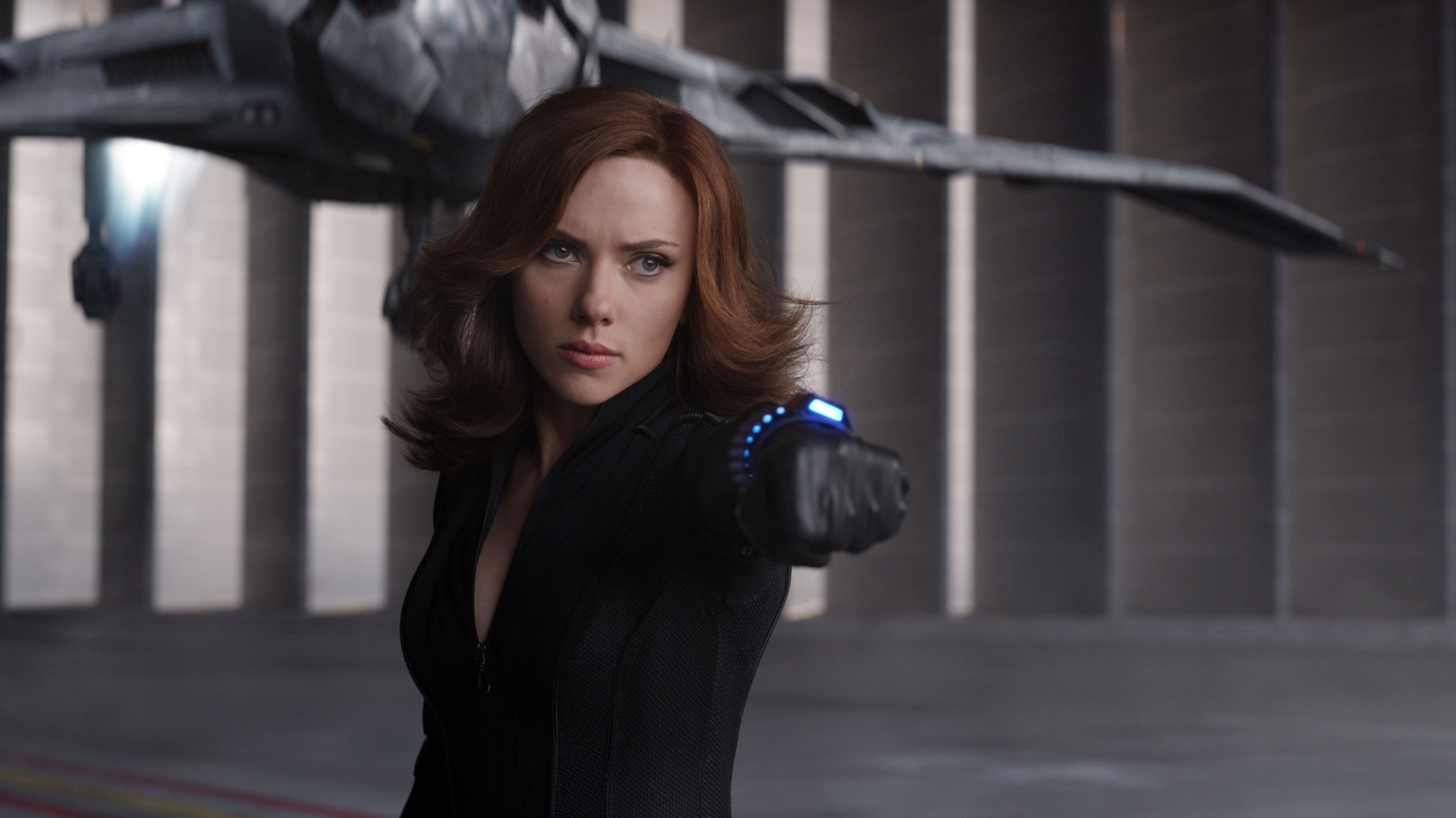 Scarlett Johansson támogatja Brie Larsont a női Marvel-film elkészültében