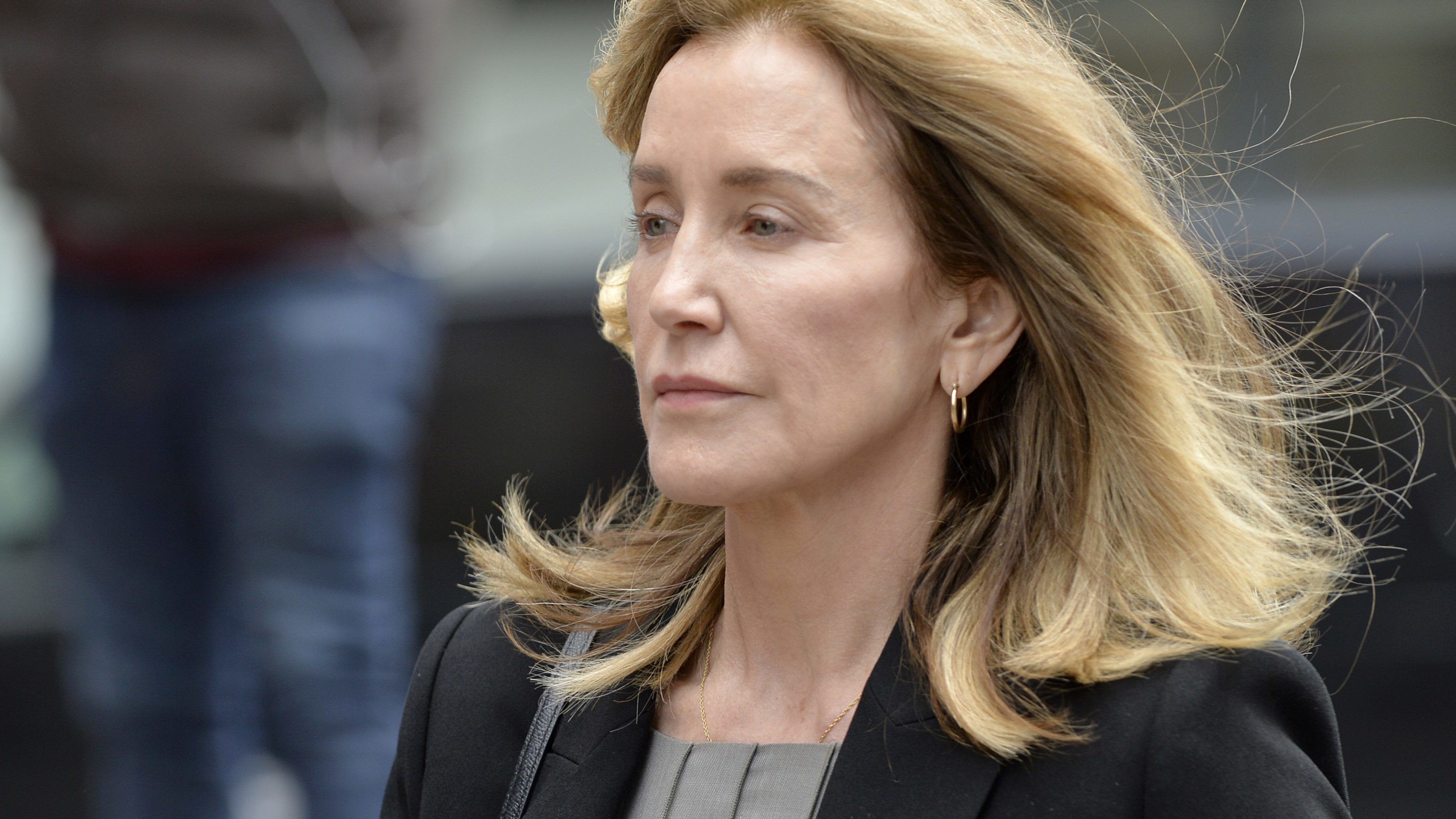 Börtönbe vonult Felicity Huffman