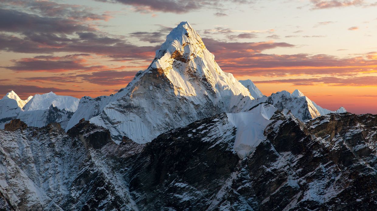 Három hete nem találják a Himaláján eltűnt magyar hegymászót