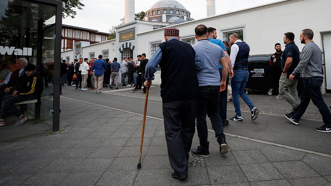 Erdoganék Budapestre érkező alapítványának embere az Iszlám Államot éltette az iskolában
