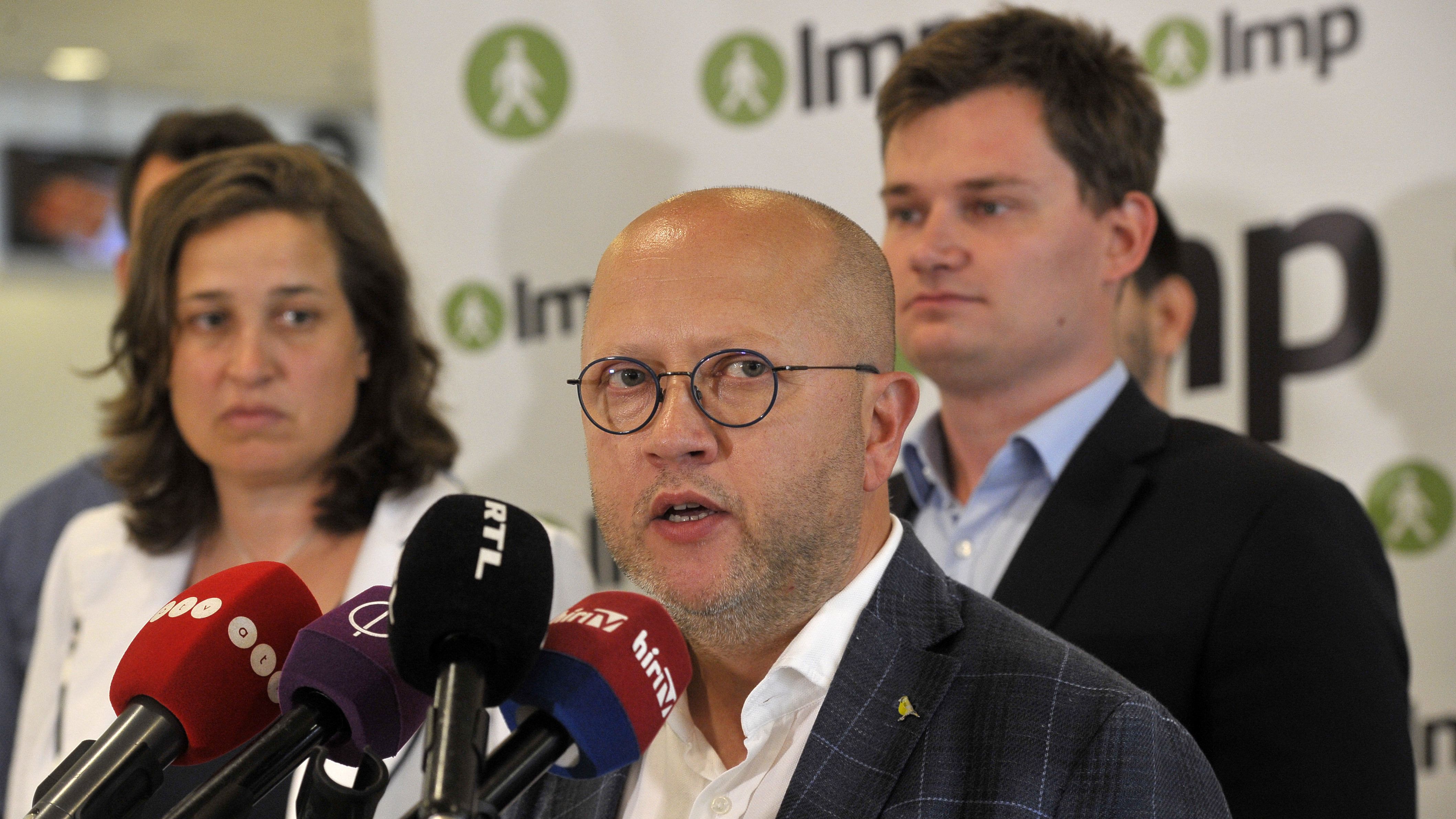 Önkritika az LMP-ben: törölték a politikusokra kirótt szankciókat