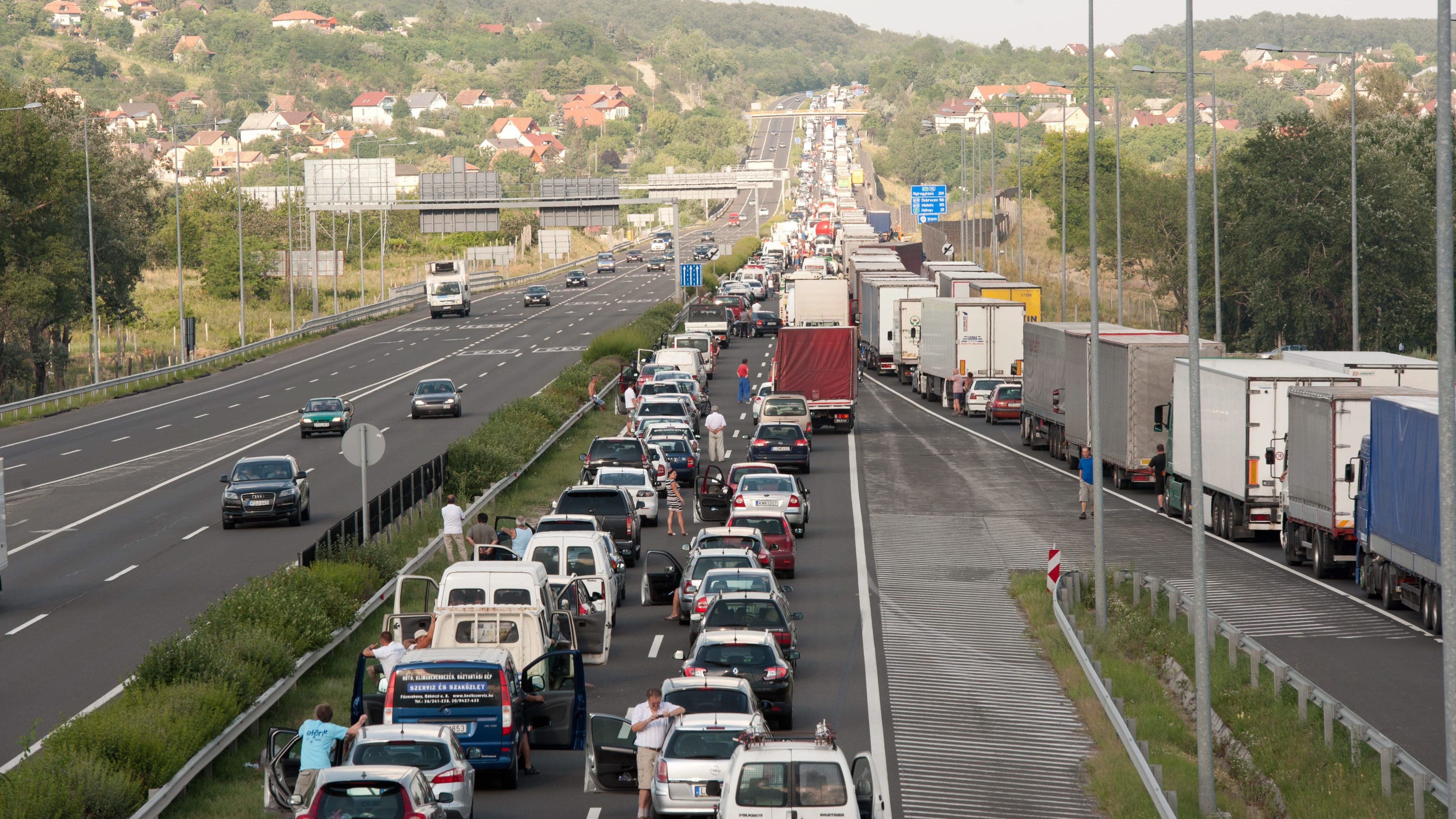 M3: Két baleset, tíznél több összetört autó