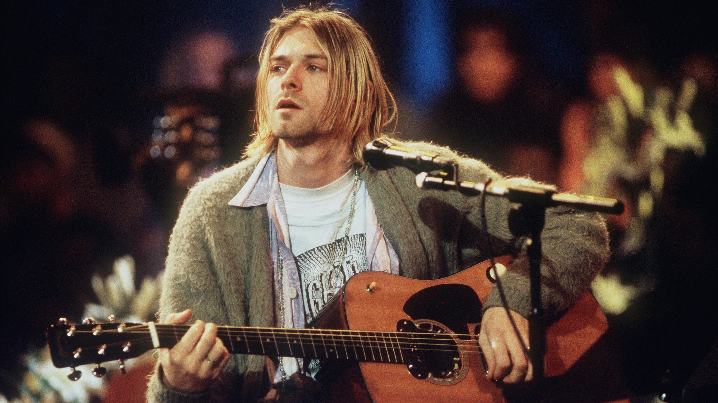 Százmillióért kelt el Kurt Cobain híres kardigánja