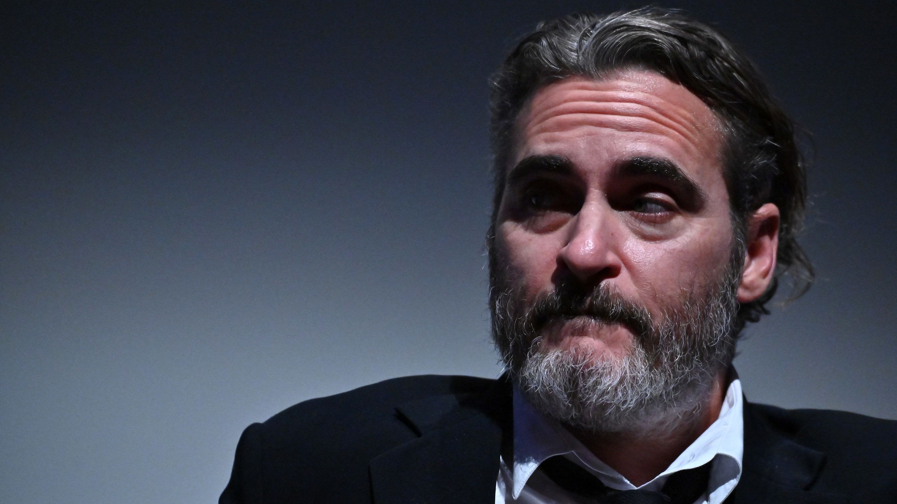 Joaquin Phoenix életútját látva felesleges csodálkozni, hogy ilyen jó színész lett