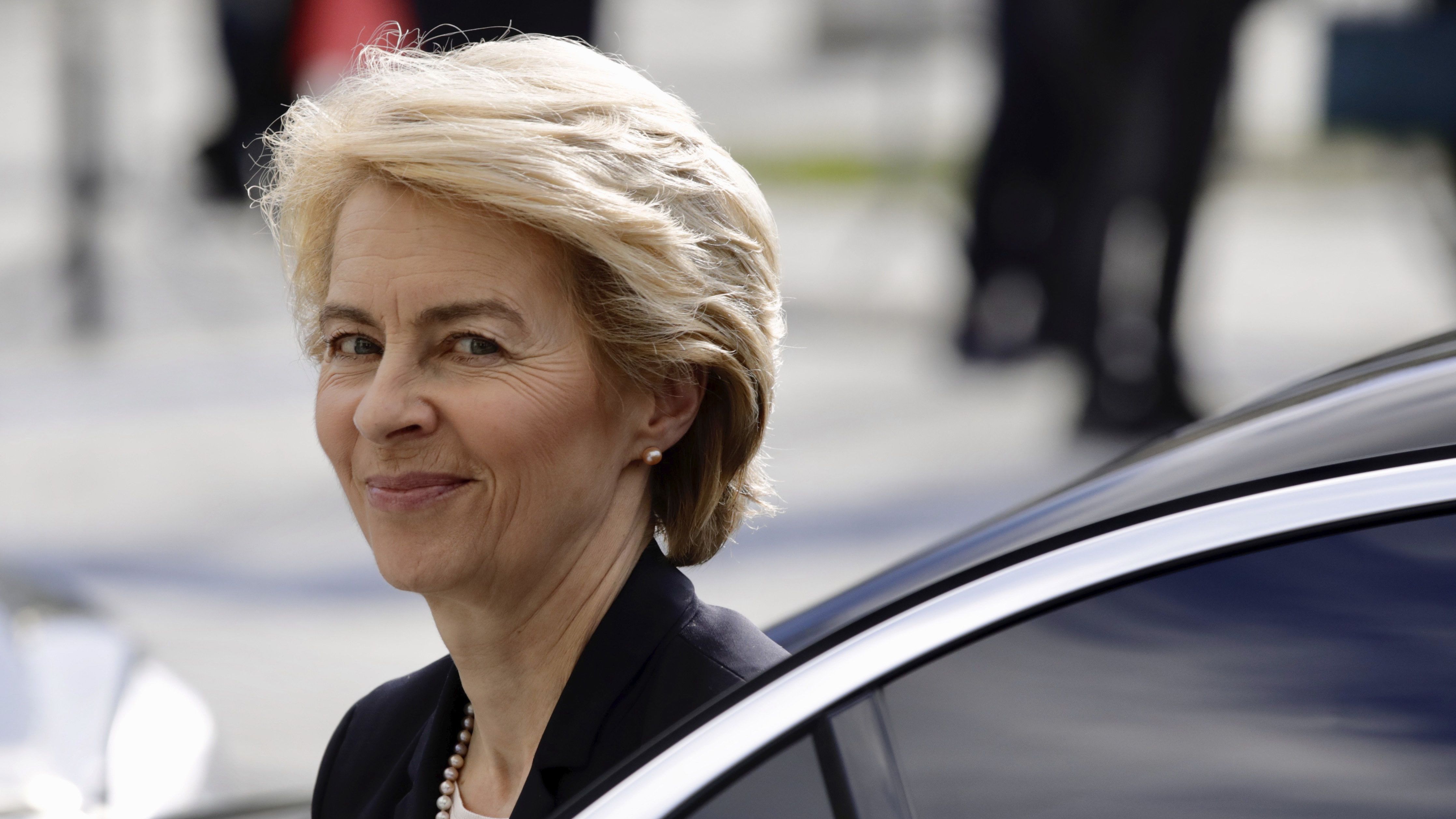 Ursula von der Leyen biztosnak jelölte Várhelyi Olivért