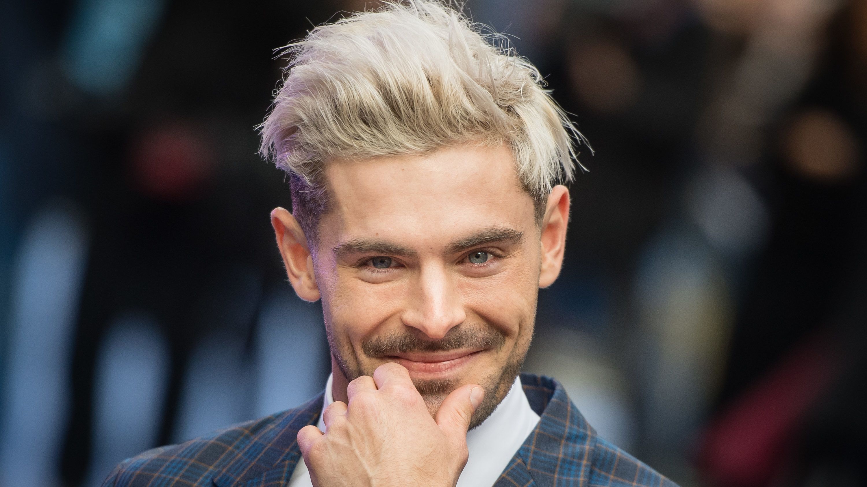 Zac Efron szaunás fotójától emelkedett egy picit a hőmérséklet