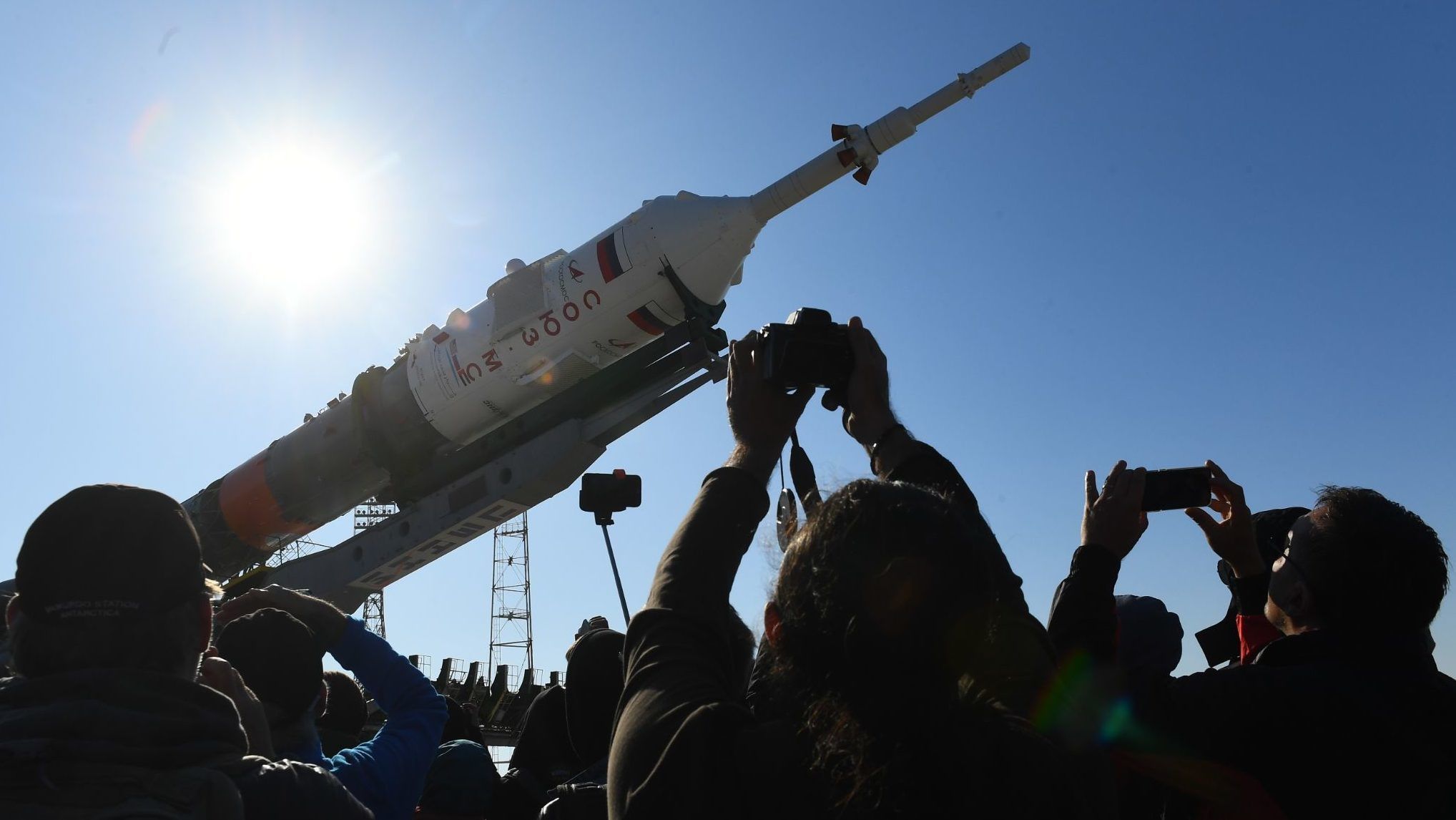 Bajban az amerikai űrutazás, az oroszoktól kér segítséget a NASA