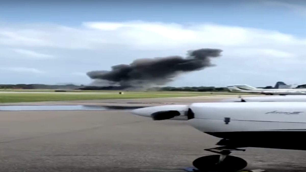 Videóra került, ahogy lezuhan egy gép a floridai légi bemutatón