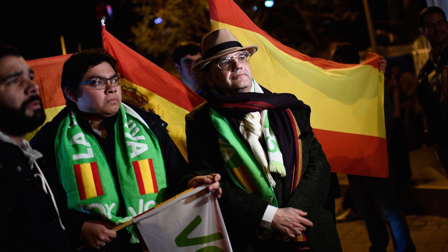 Maradhat a patthelyzet a spanyol választások után, a legtöbbet a szélsőjobb erősödött