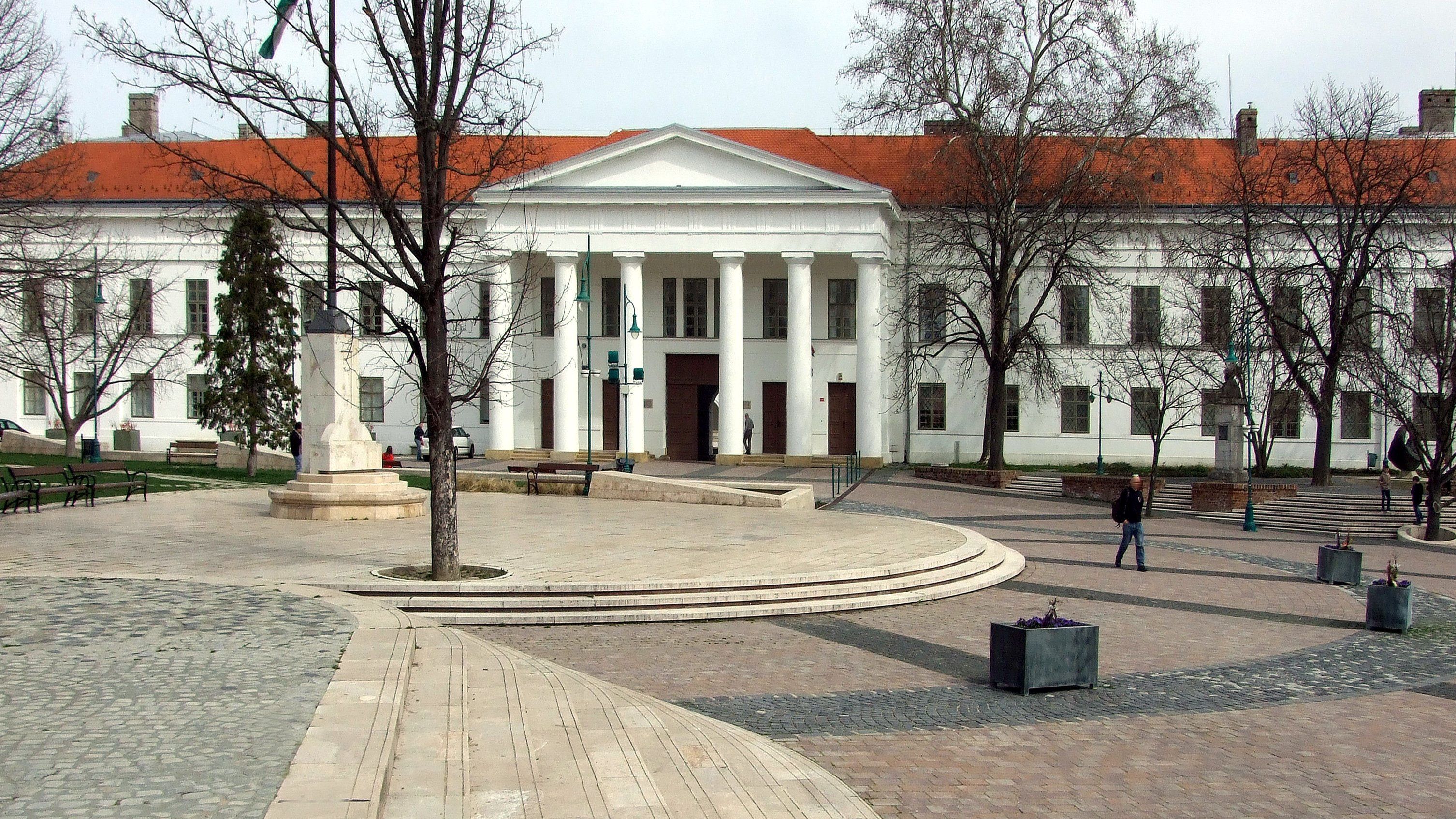 Nehezen viseli a Fidesz a szekszárdi vereséget